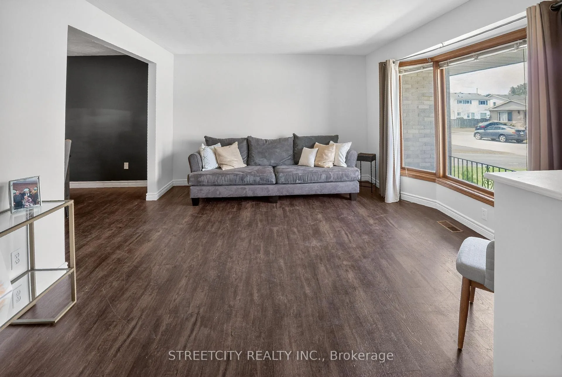Photo 5 of 11 Rickwood Place, St. Thomas — HOMEH