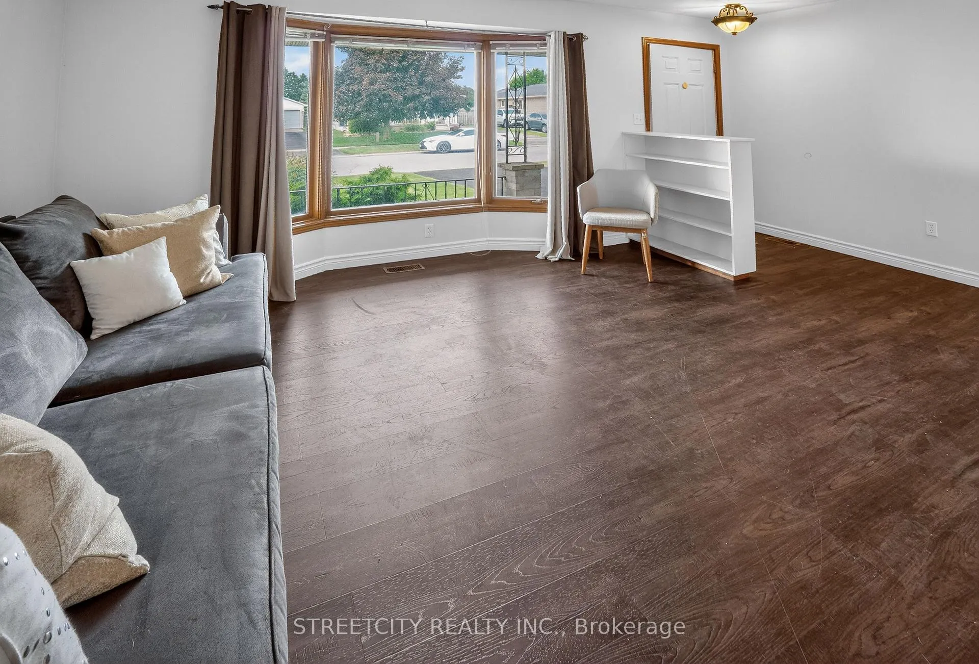 Photo 8 of 11 Rickwood Place, St. Thomas — HOMEH