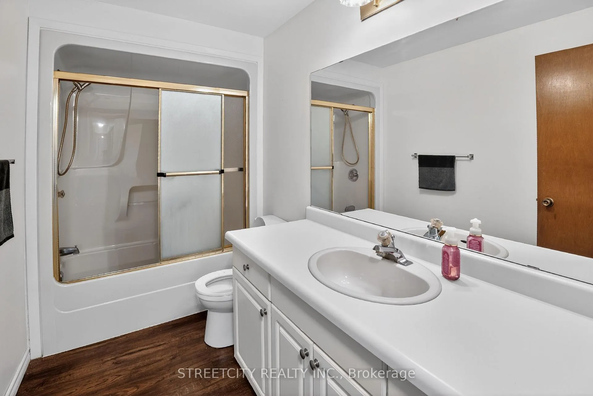 Photo 13 of 11 Rickwood Place, St. Thomas — HOMEH