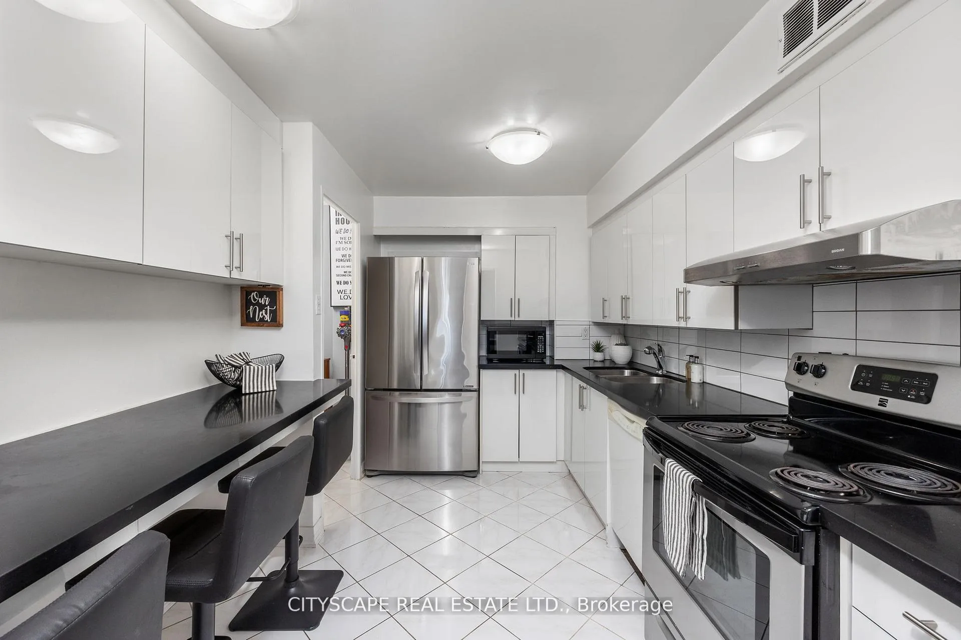 Photo 8 of Unit 810, 1 Royal Orchard Boulevard, Markham, Royal Orchard — HOMEH