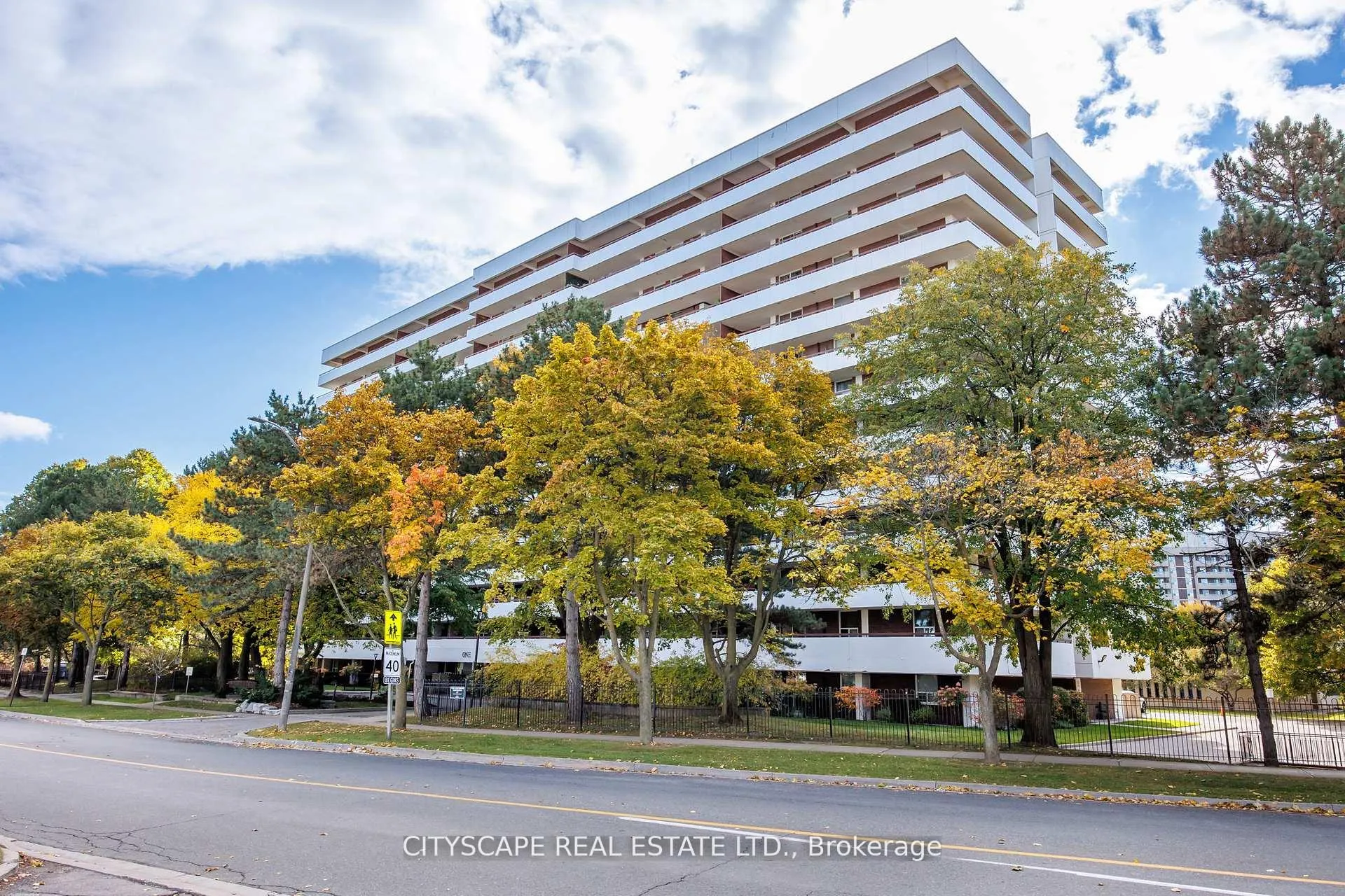 Photo 35 of Unit 810, 1 Royal Orchard Boulevard, Markham, Royal Orchard — HOMEH