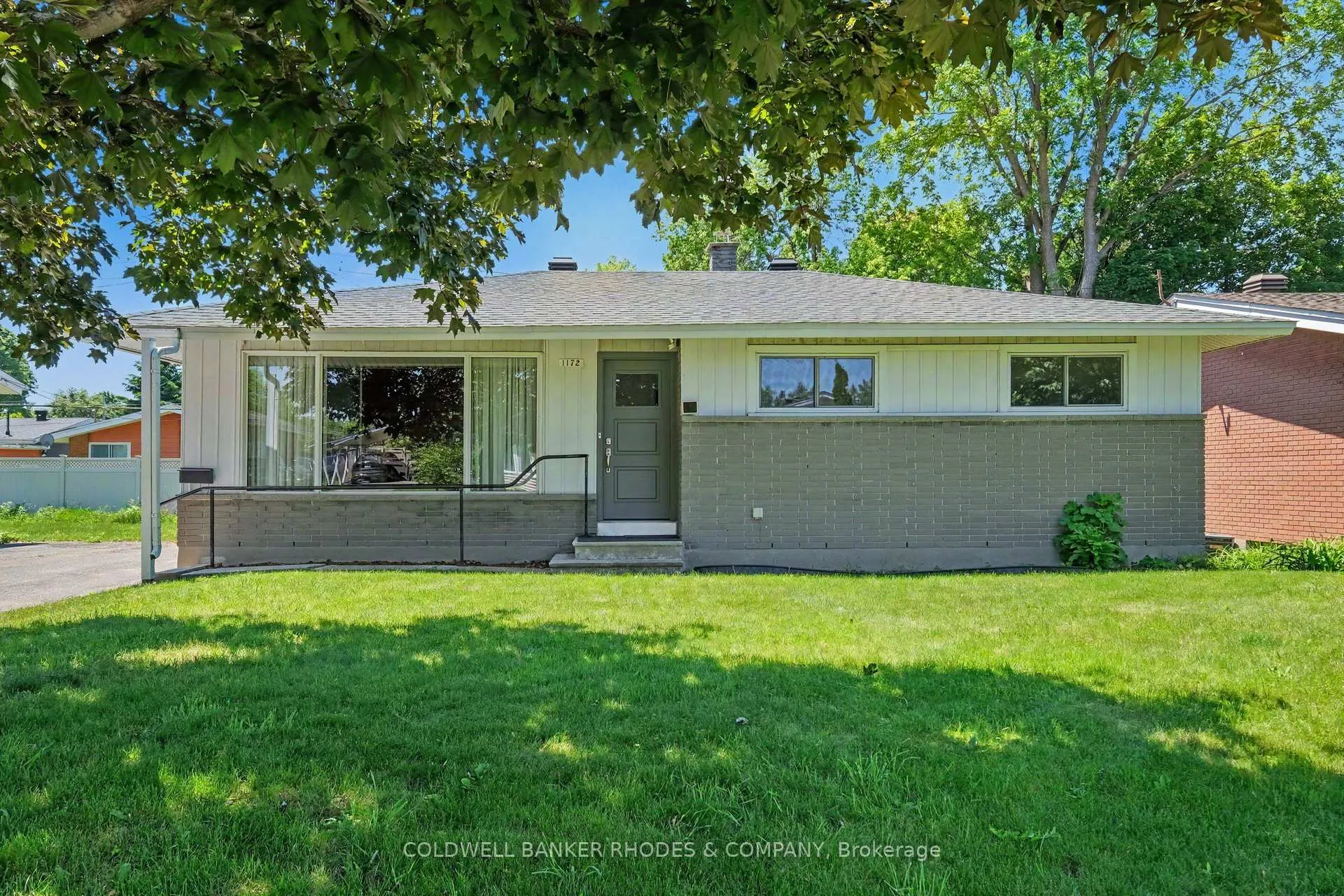Photo 2 of 1172 Parkway Drive, Ottawa, Parkway Park — HOMEH