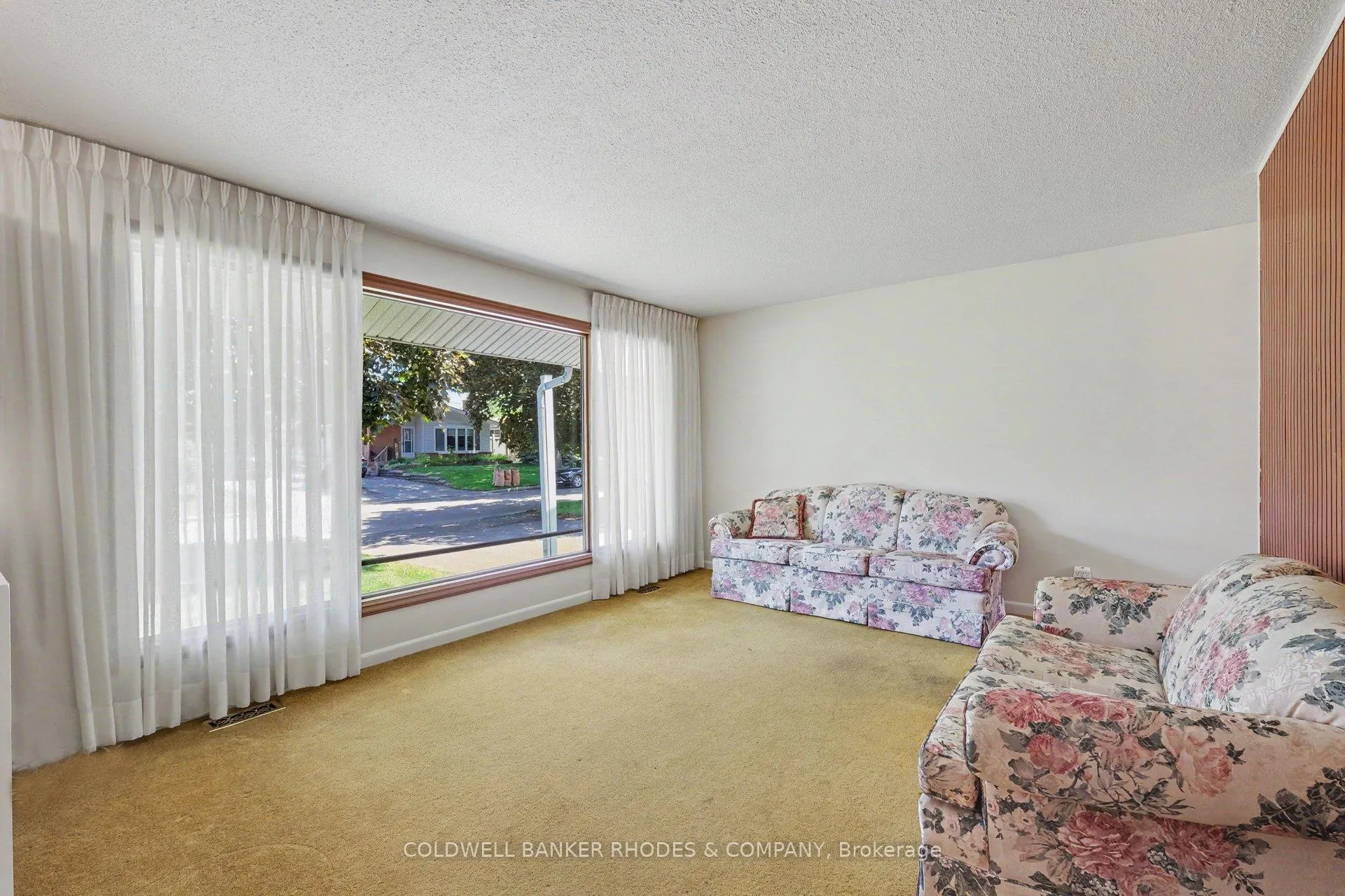 Photo 6 of 1172 Parkway Drive, Ottawa, Parkway Park — HOMEH