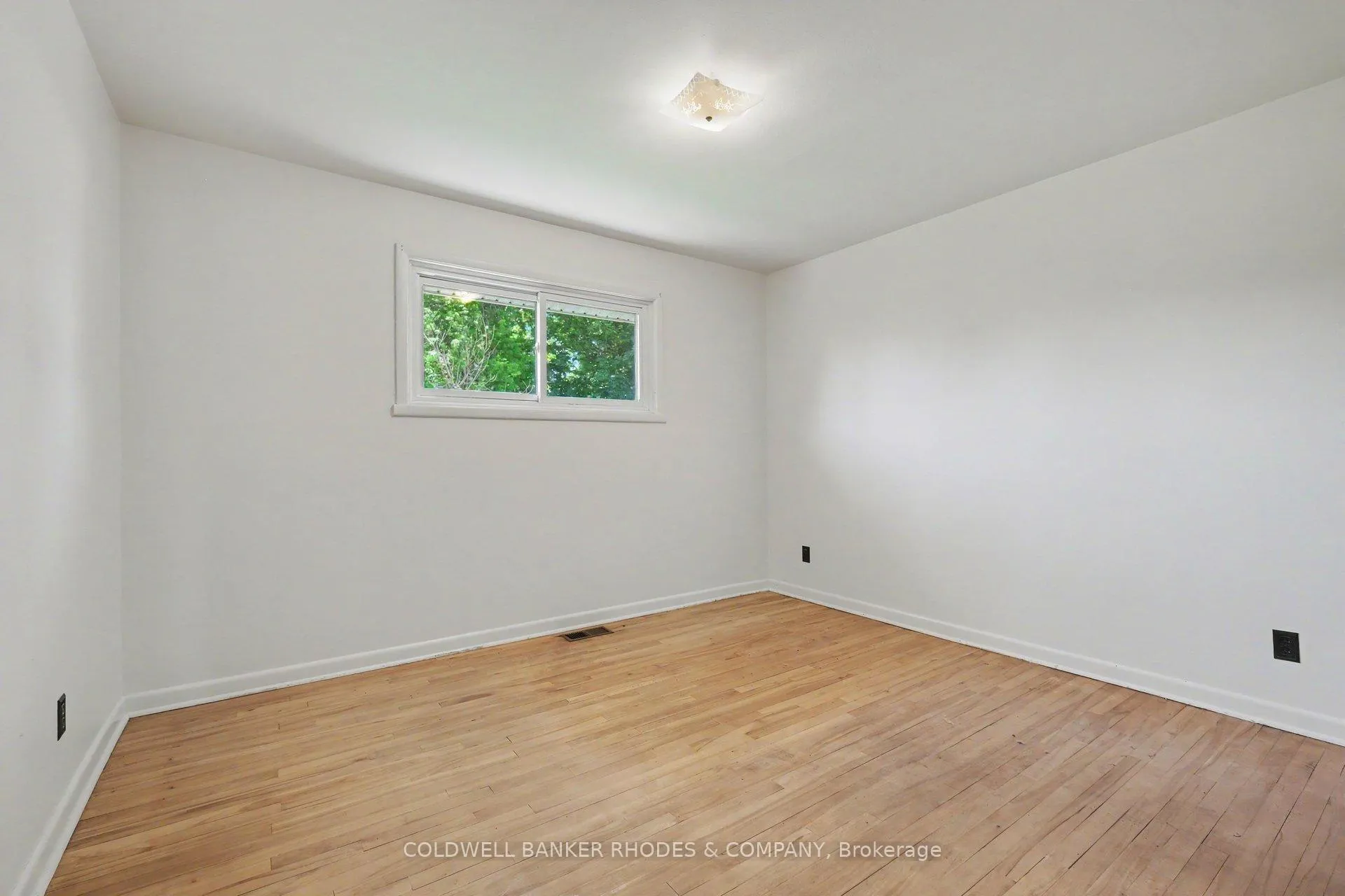 Photo 14 of 1172 Parkway Drive, Ottawa, Parkway Park — HOMEH