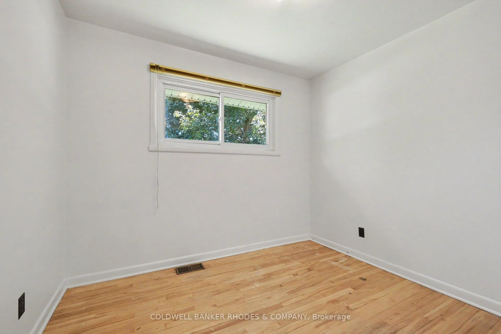 Photo 16 of 1172 Parkway Drive, Ottawa, Parkway Park — HOMEH