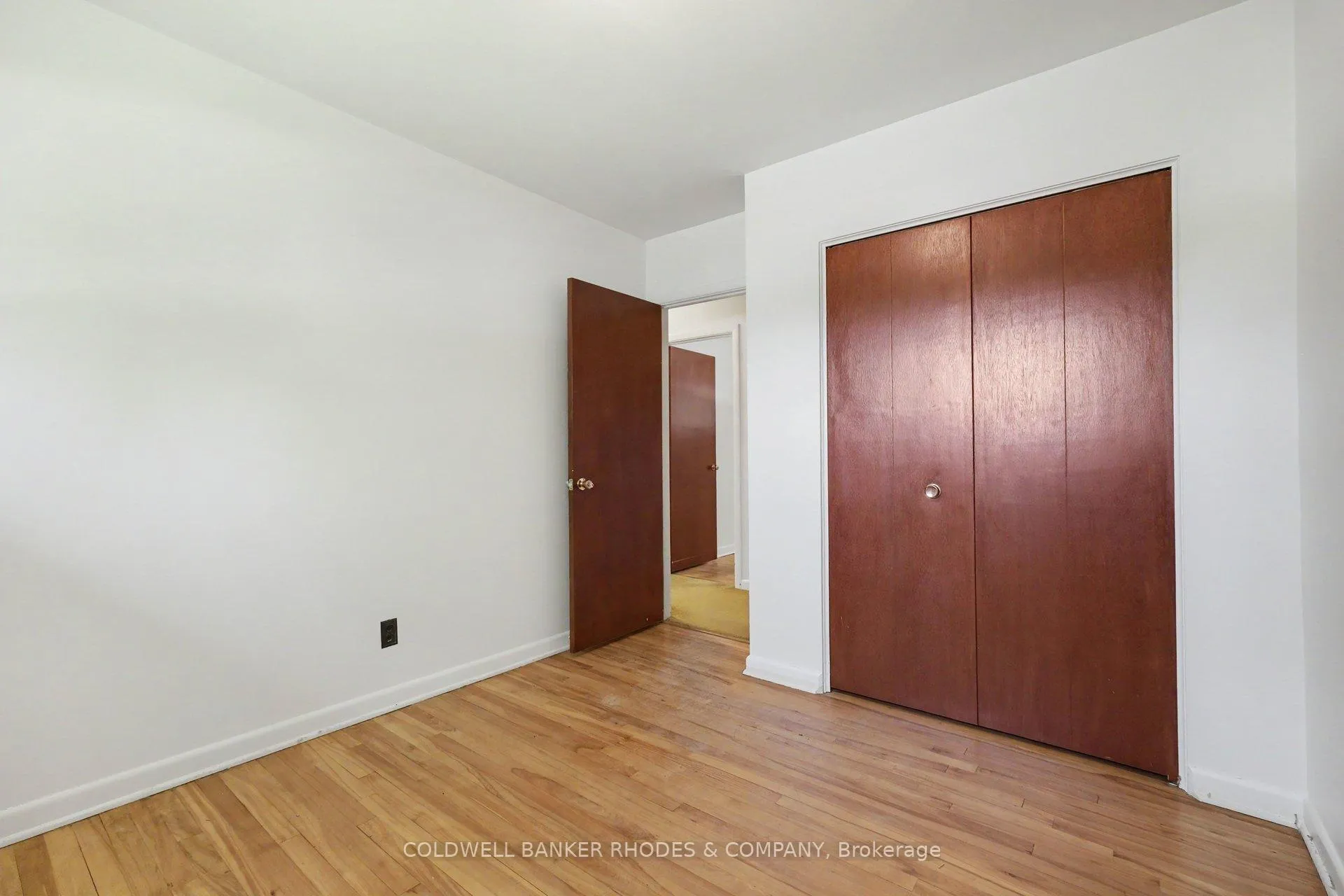 Photo 18 of 1172 Parkway Drive, Ottawa, Parkway Park — HOMEH