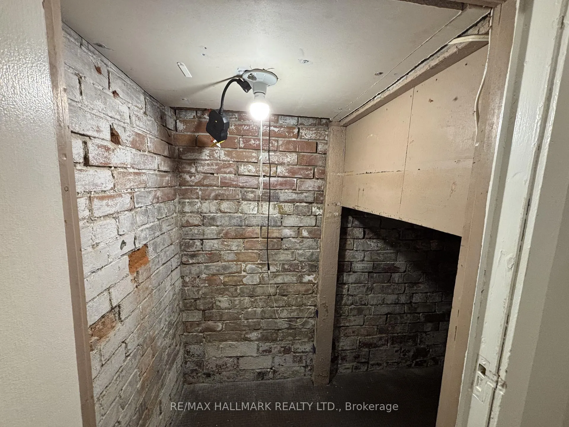 Photo 17 of Unit A, 306A Clendenan Avenue, Toronto, High Park North — HOMEH