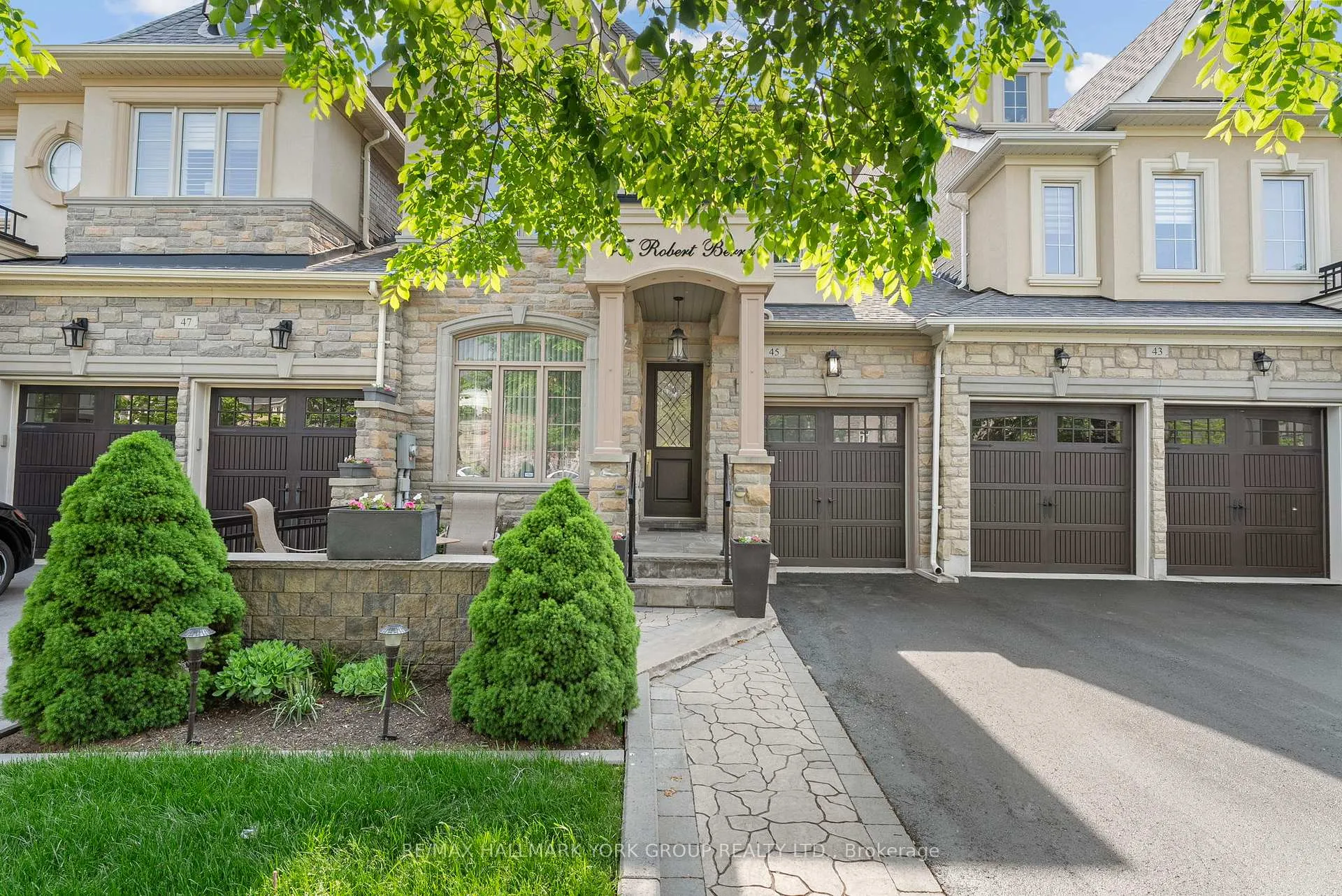 Photo 1 of 45 Robert Berry Crescent, King, King City — HOMEH