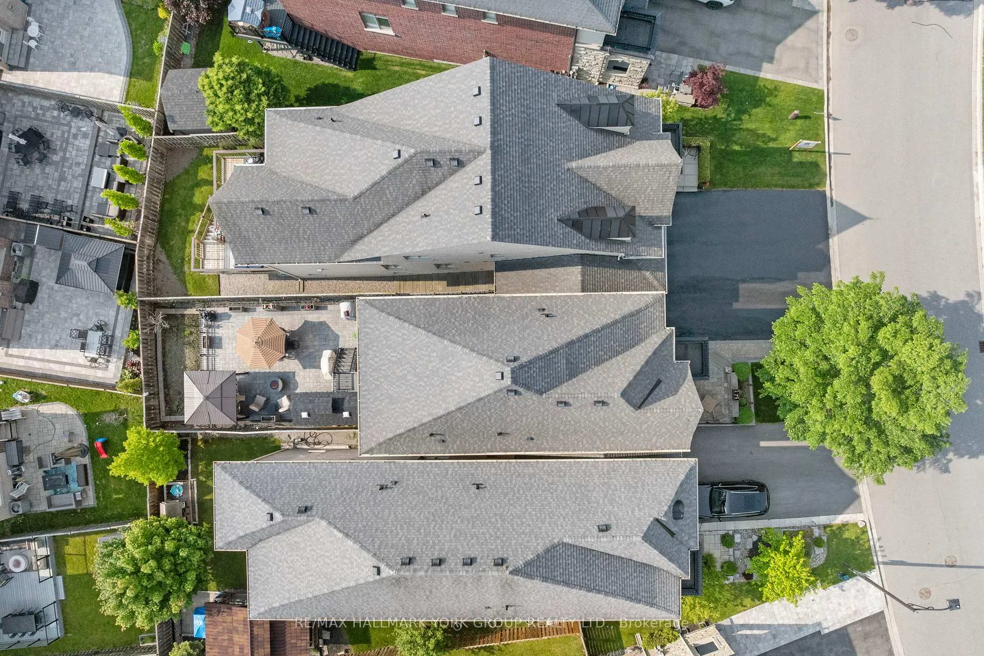 Photo 4 of 45 Robert Berry Crescent, King, King City — HOMEH
