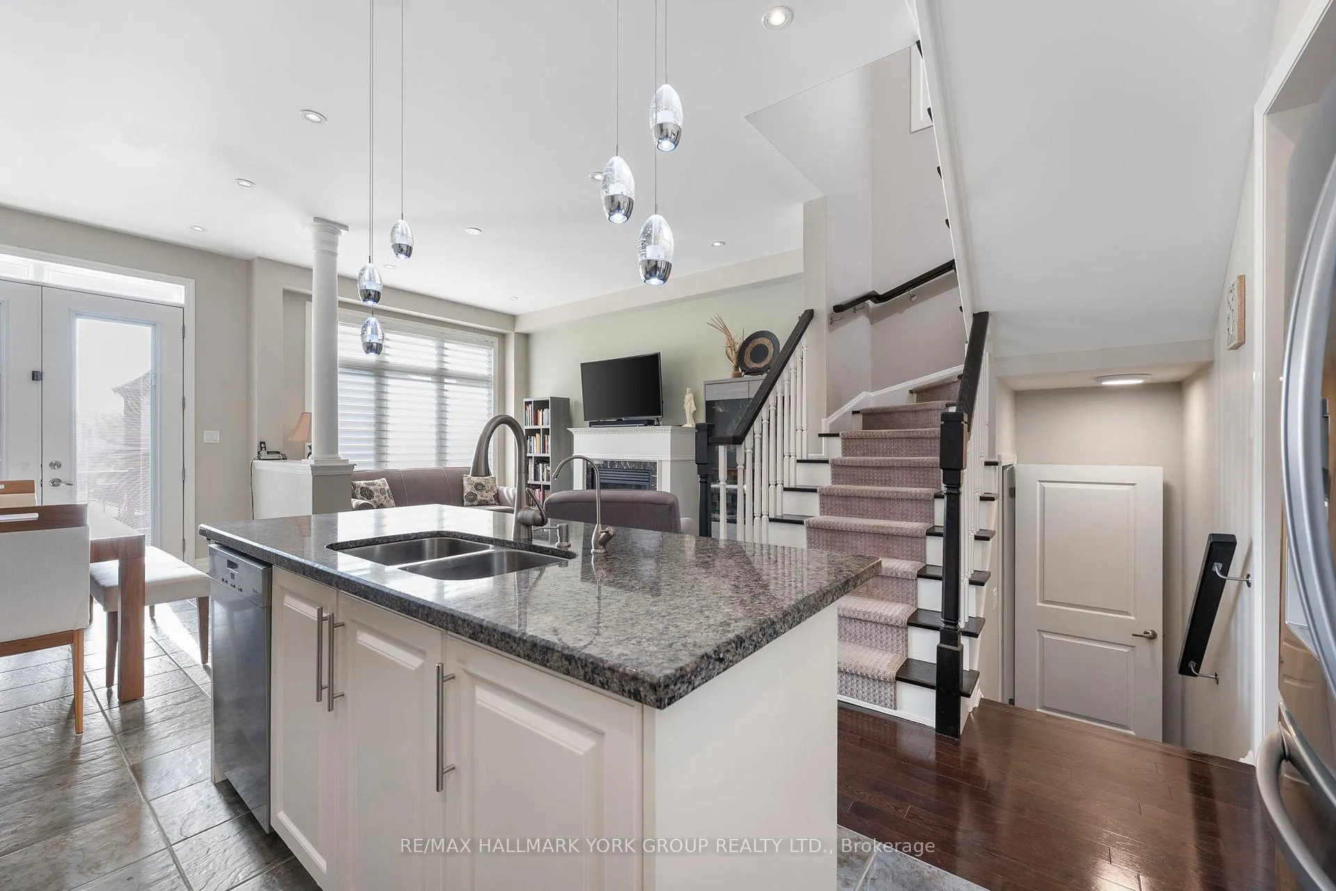 Photo 13 of 45 Robert Berry Crescent, King, King City — HOMEH
