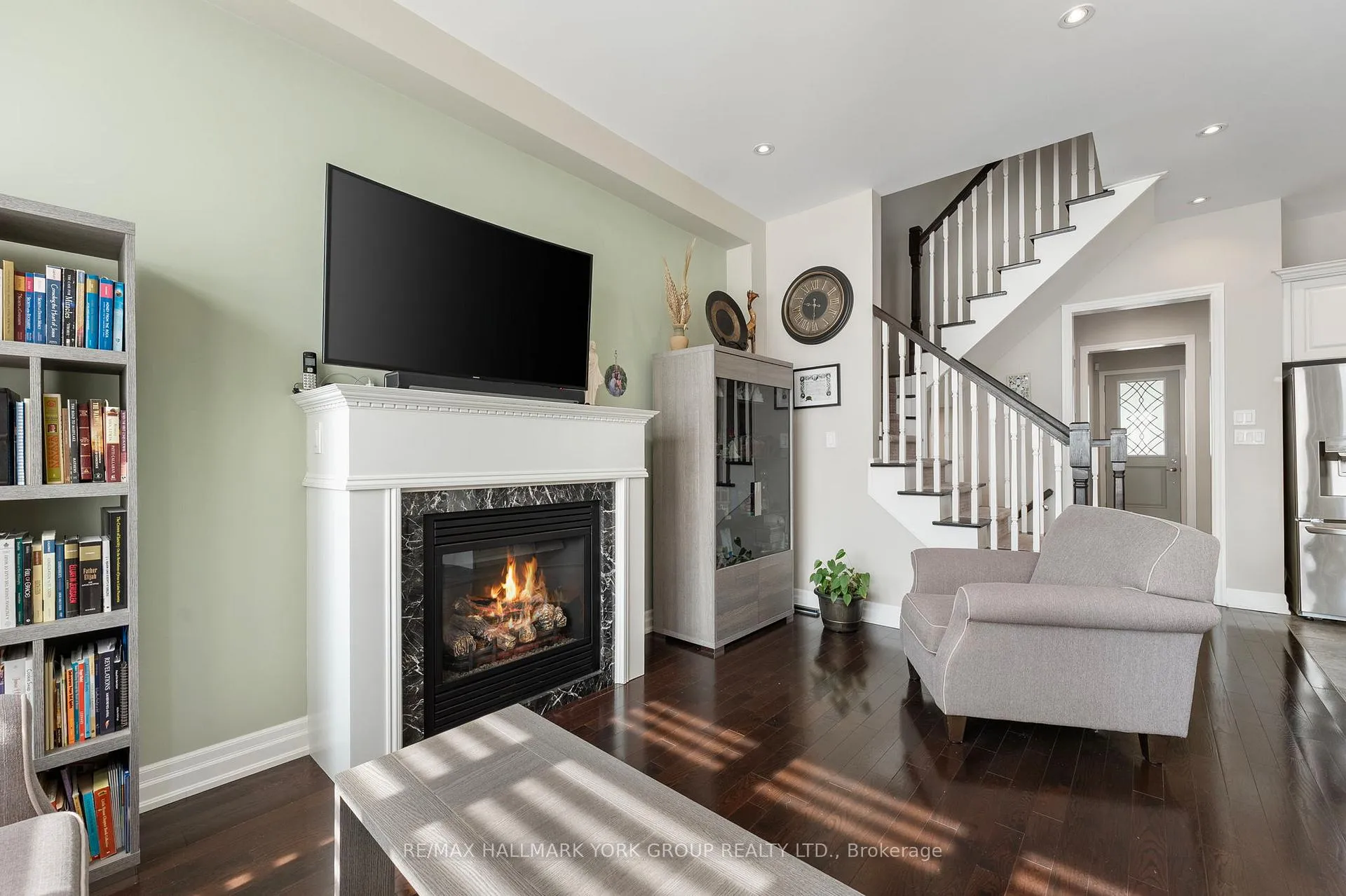 Photo 17 of 45 Robert Berry Crescent, King, King City — HOMEH