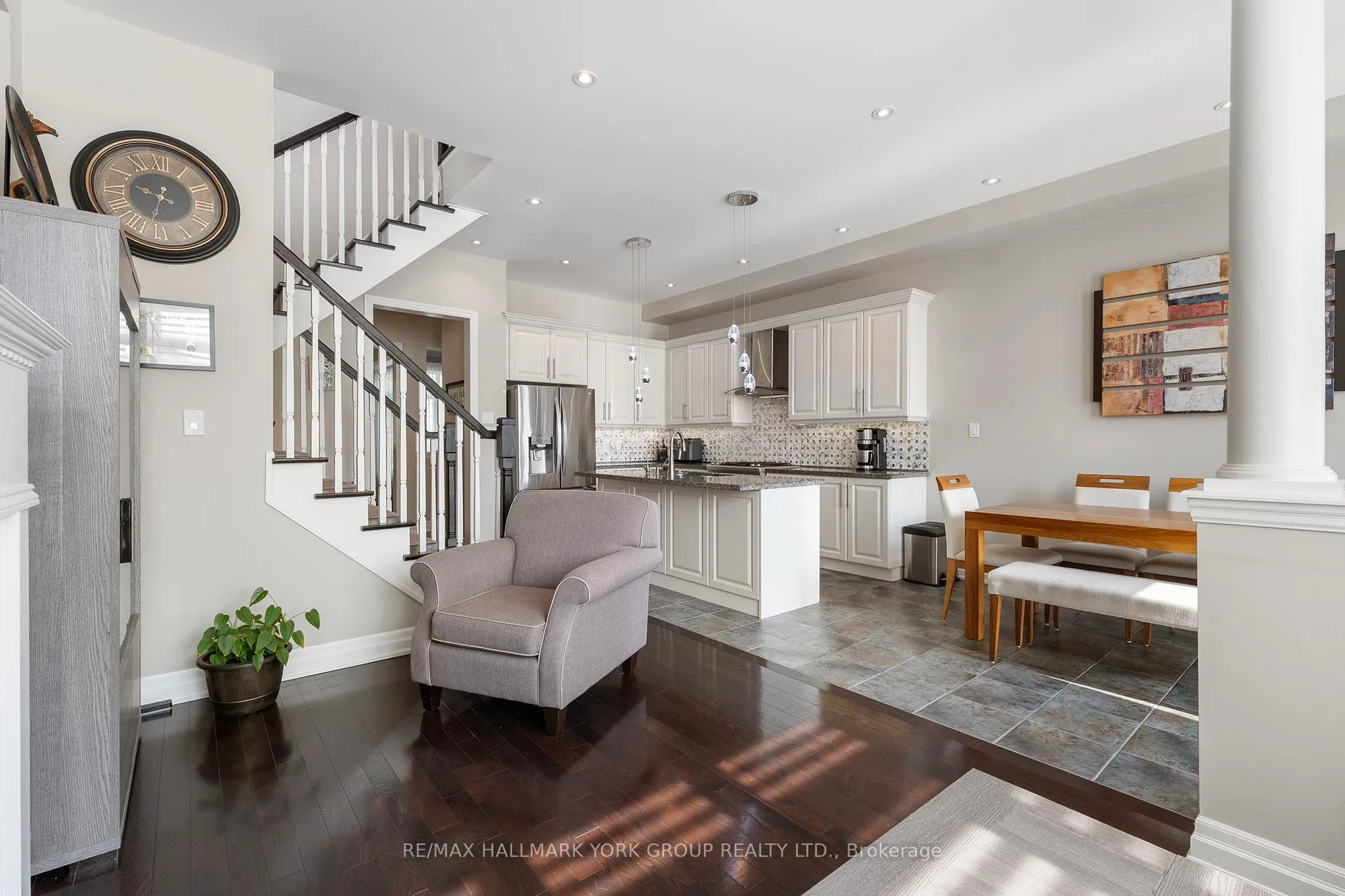 Photo 18 of 45 Robert Berry Crescent, King, King City — HOMEH