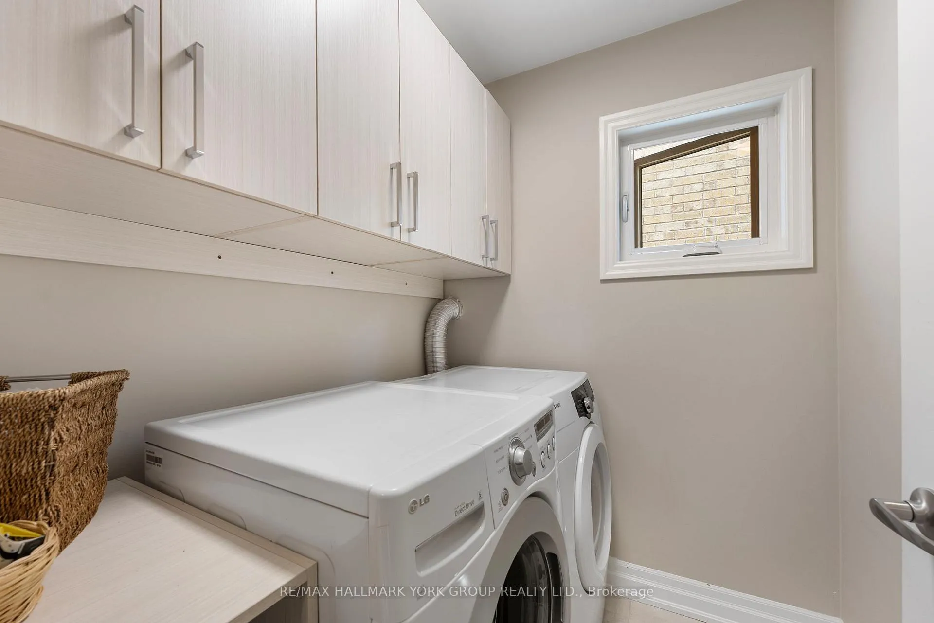 Photo 20 of 45 Robert Berry Crescent, King, King City — HOMEH