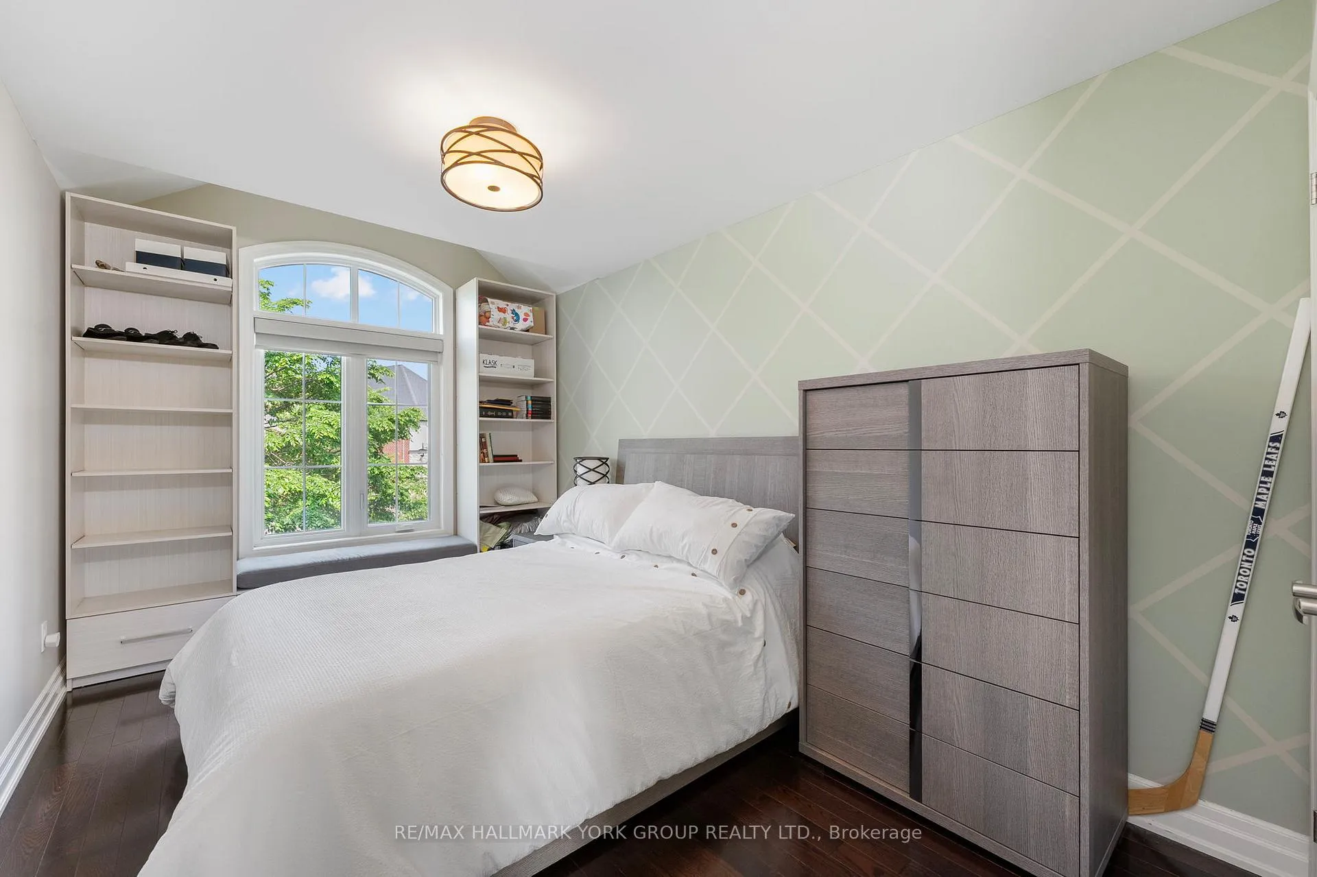 Photo 23 of 45 Robert Berry Crescent, King, King City — HOMEH