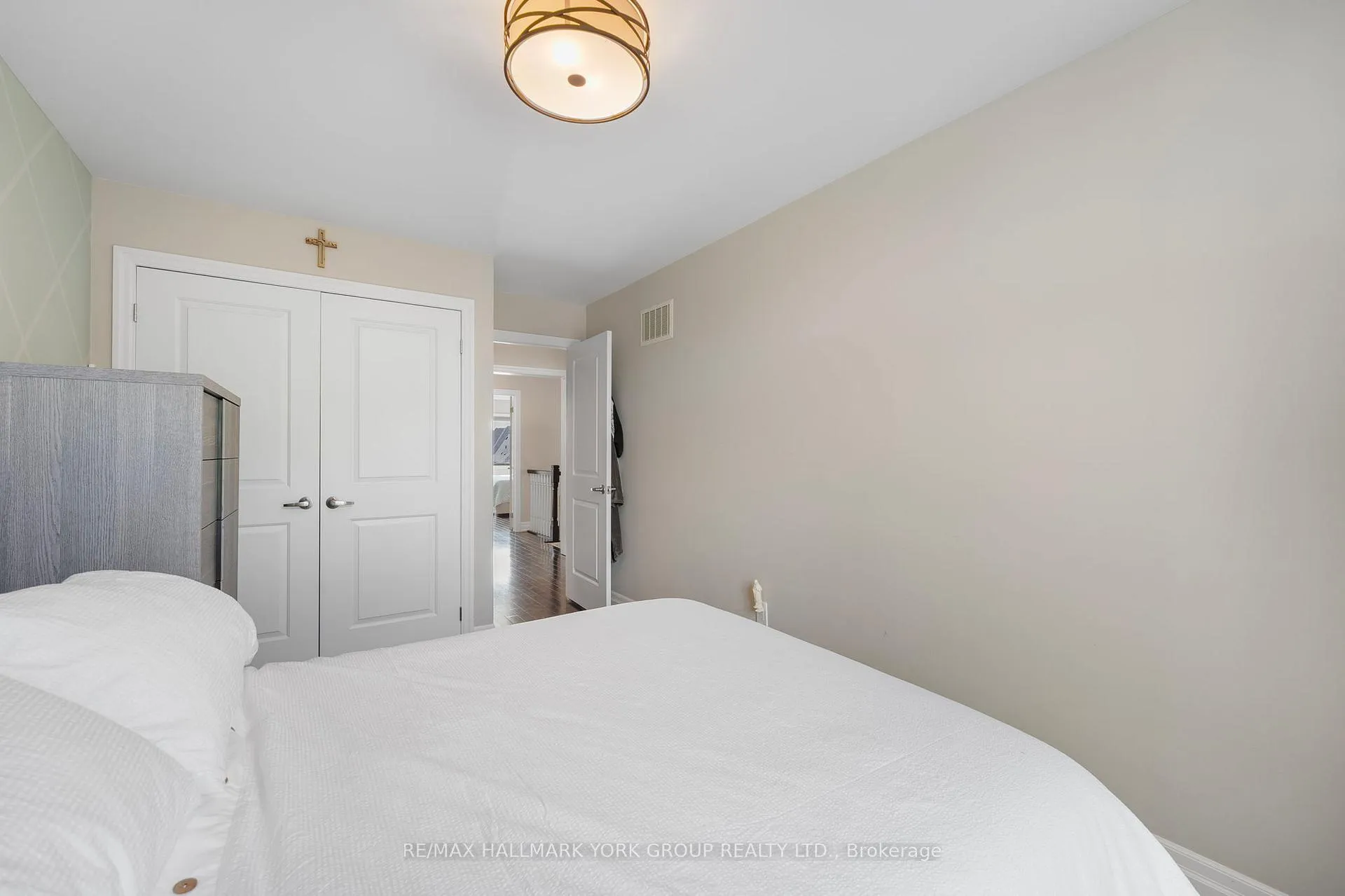 Photo 24 of 45 Robert Berry Crescent, King, King City — HOMEH
