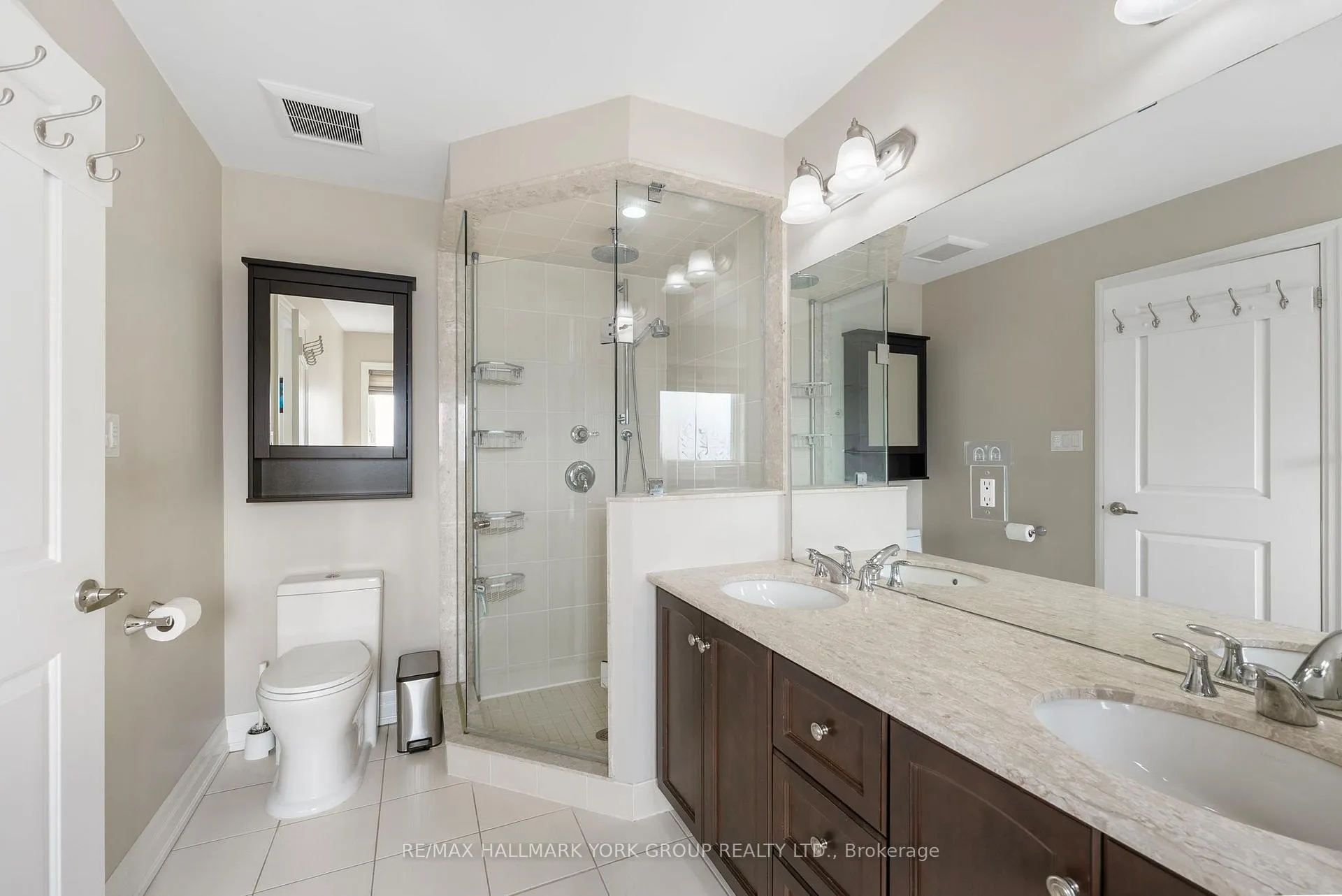 Photo 31 of 45 Robert Berry Crescent, King, King City — HOMEH