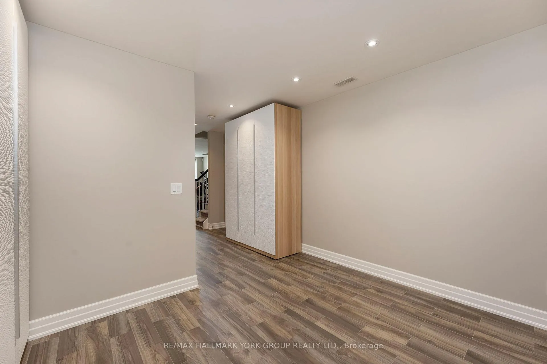 Photo 38 of 45 Robert Berry Crescent, King, King City — HOMEH