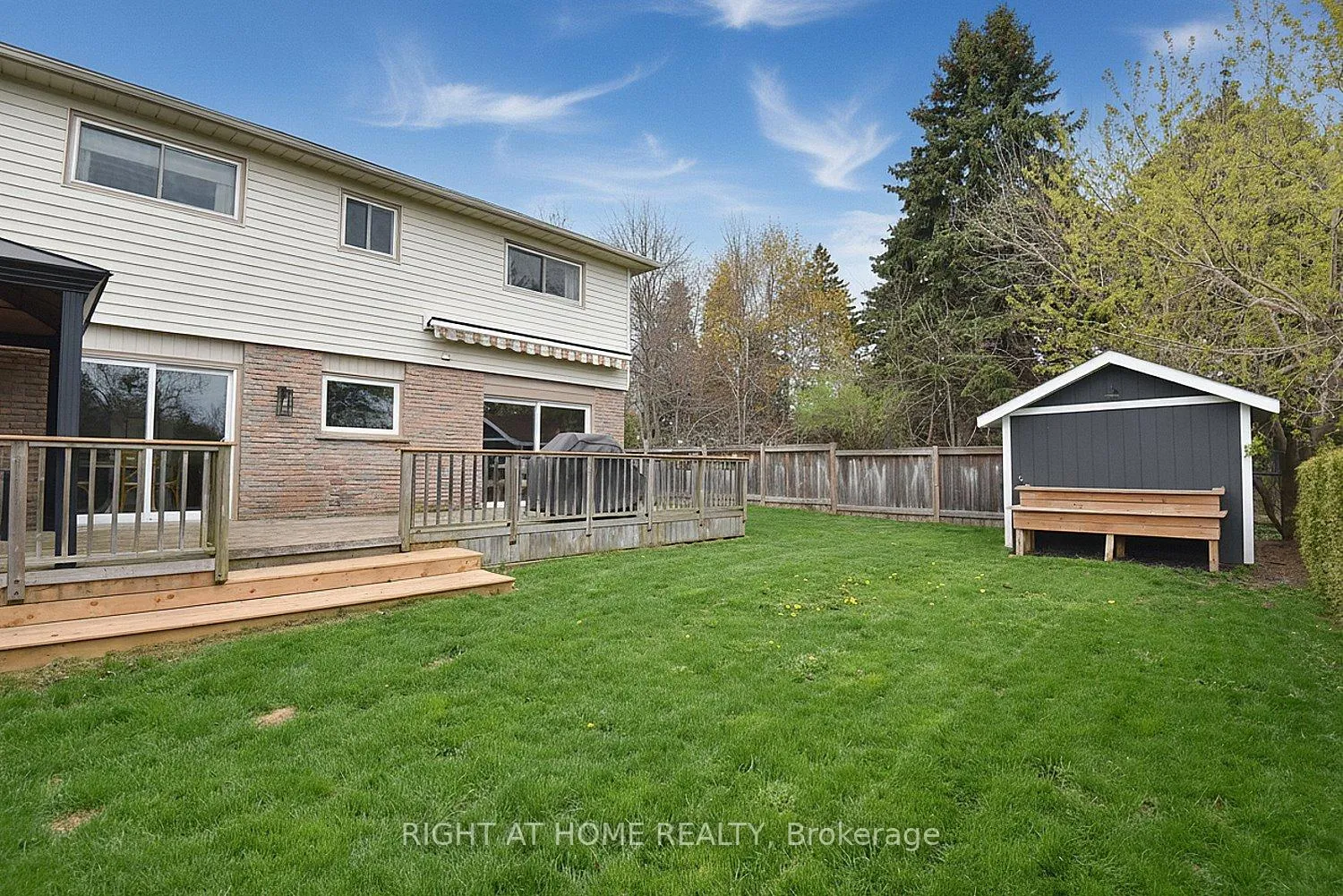 Photo 4 of 2451 Sinclair Circle, Burlington, Brant Hills — HOMEH