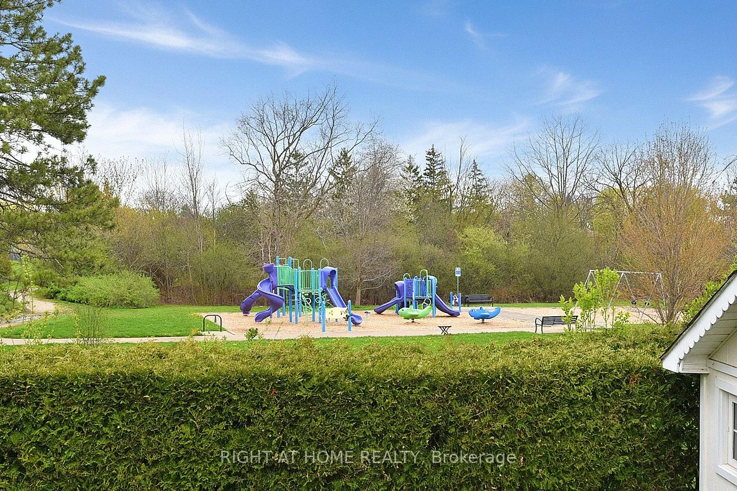 Photo 8 of 2451 Sinclair Circle, Burlington, Brant Hills — HOMEH