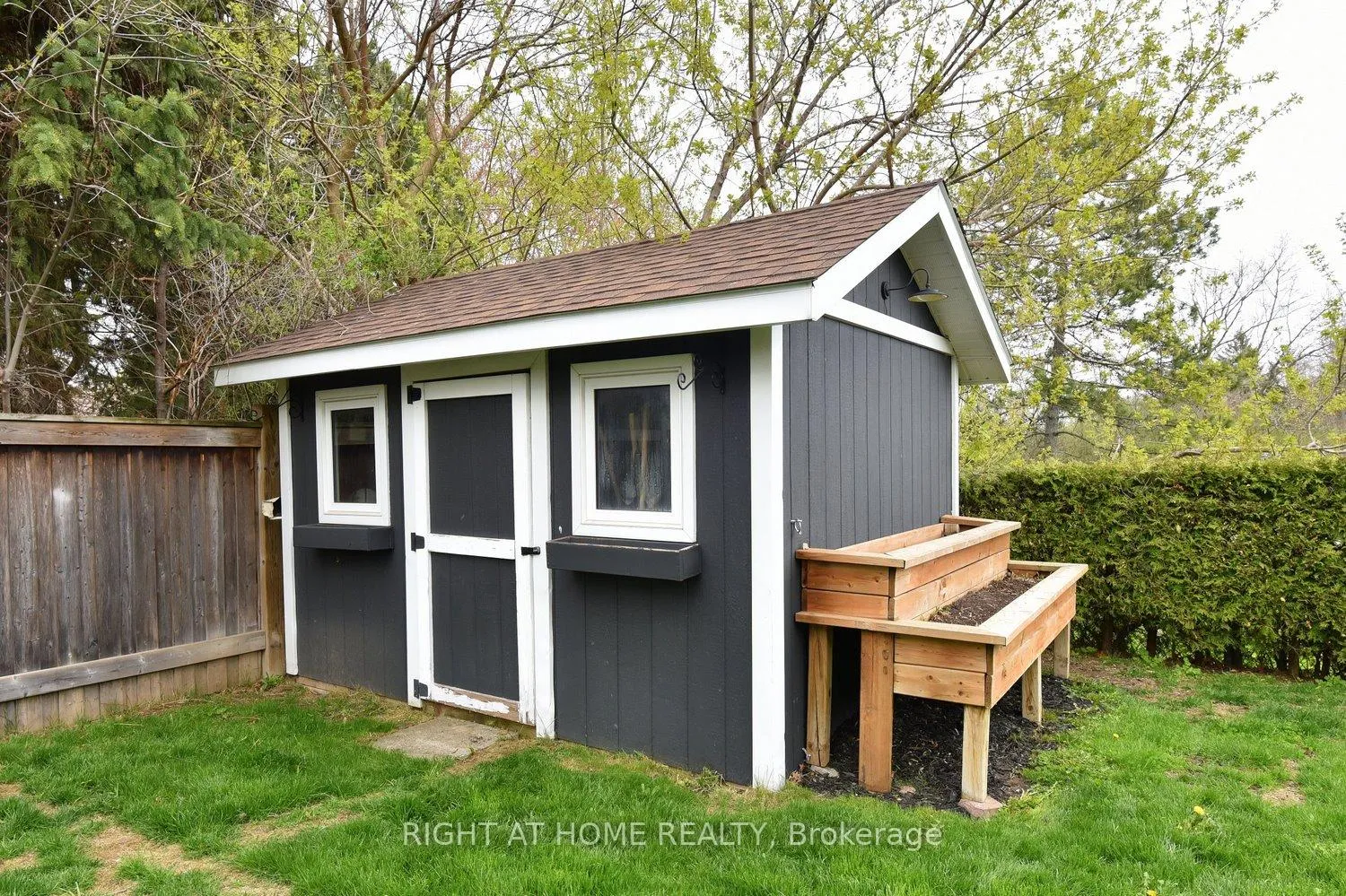 Photo 10 of 2451 Sinclair Circle, Burlington, Brant Hills — HOMEH