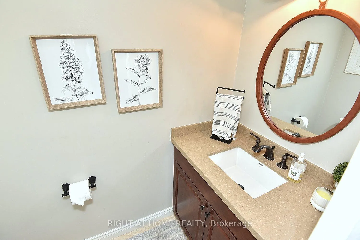 Photo 20 of 2451 Sinclair Circle, Burlington, Brant Hills — HOMEH