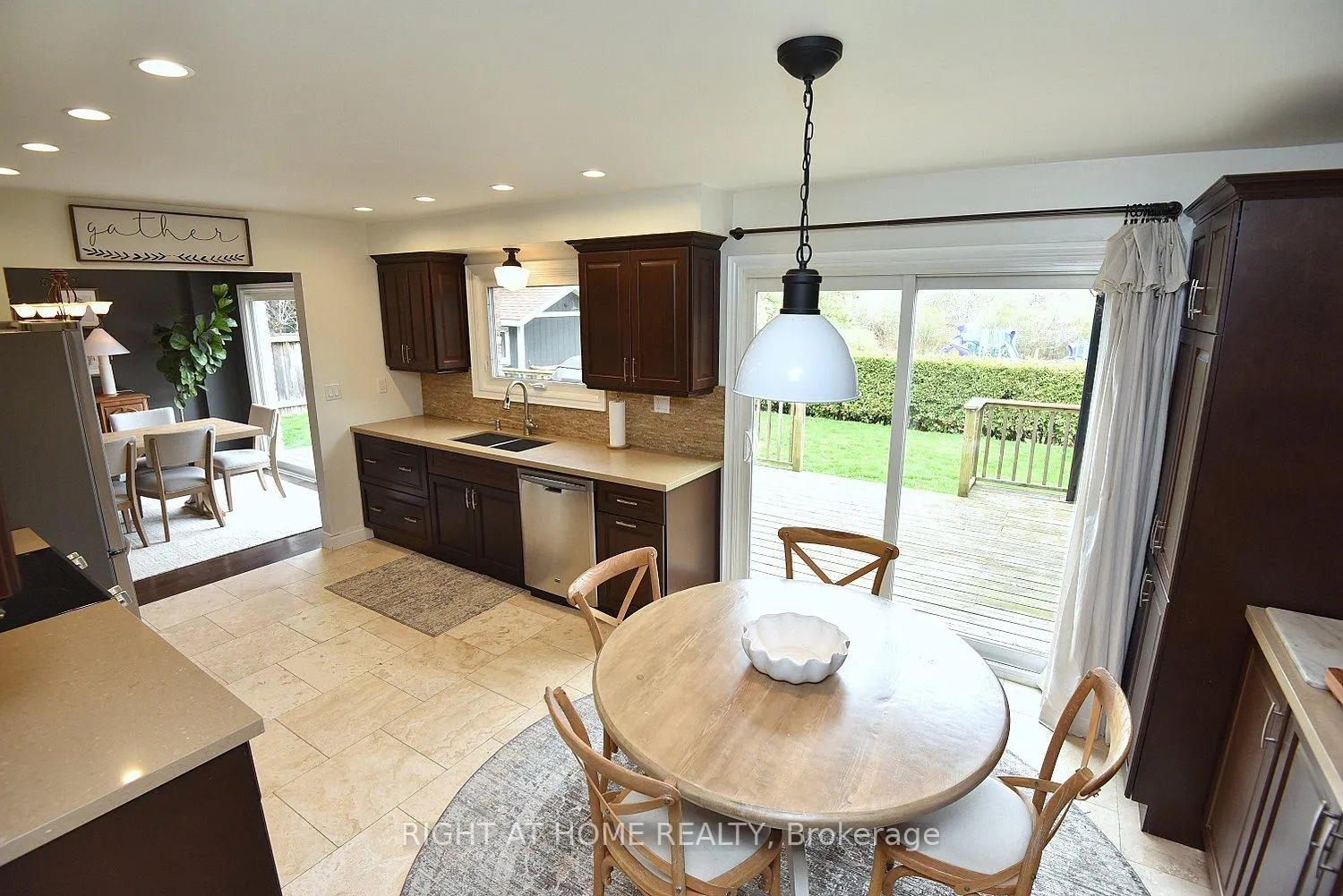 Photo 21 of 2451 Sinclair Circle, Burlington, Brant Hills — HOMEH
