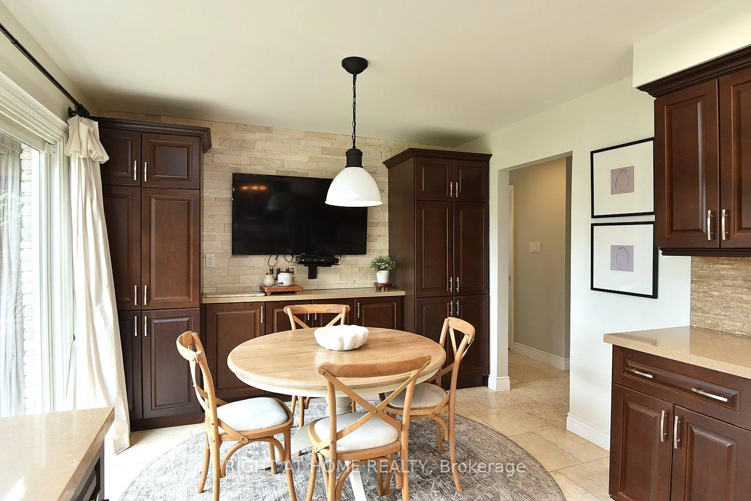 Photo 24 of 2451 Sinclair Circle, Burlington, Brant Hills — HOMEH