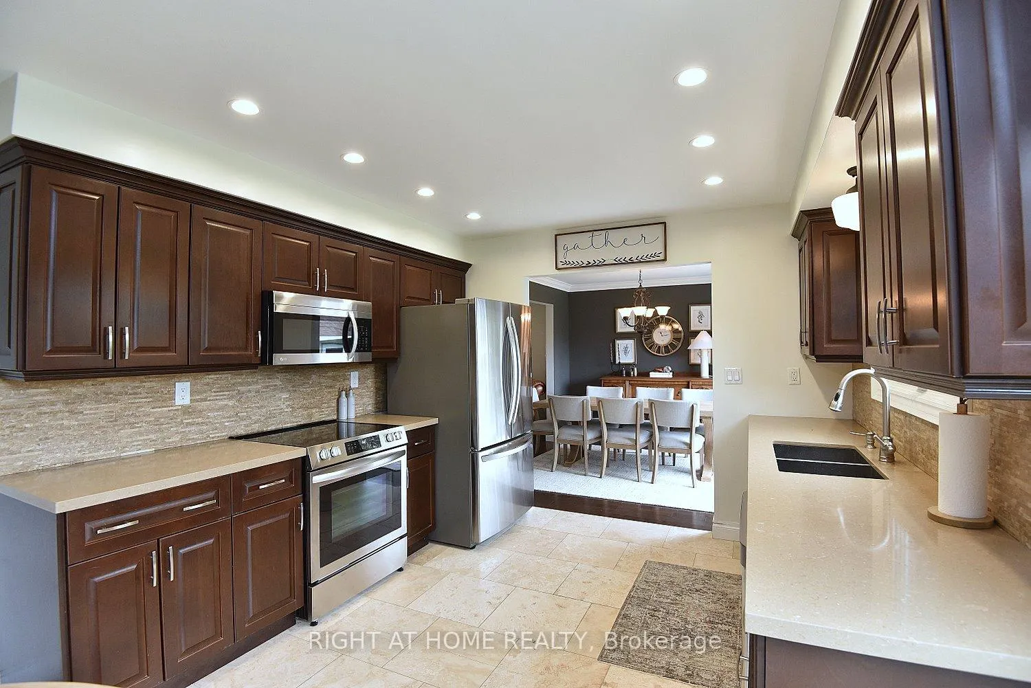Photo 25 of 2451 Sinclair Circle, Burlington, Brant Hills — HOMEH