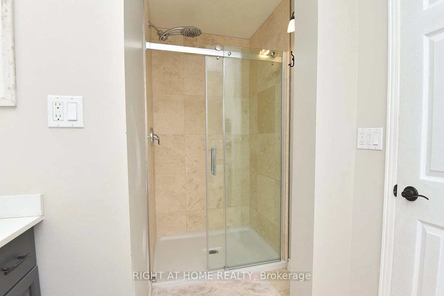 Photo 32 of 2451 Sinclair Circle, Burlington, Brant Hills — HOMEH
