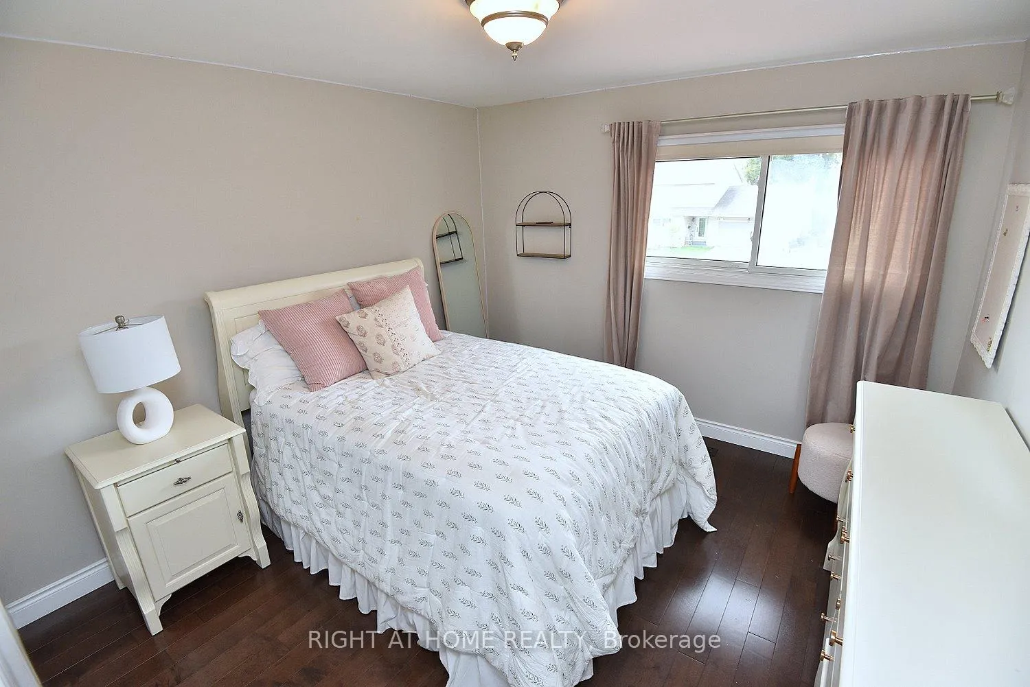 Photo 35 of 2451 Sinclair Circle, Burlington, Brant Hills — HOMEH