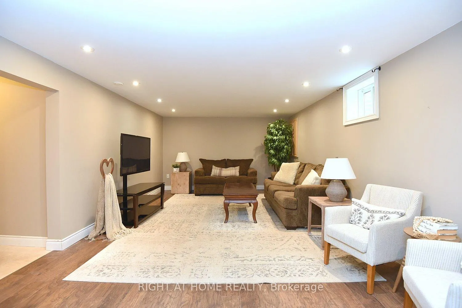 Photo 39 of 2451 Sinclair Circle, Burlington, Brant Hills — HOMEH