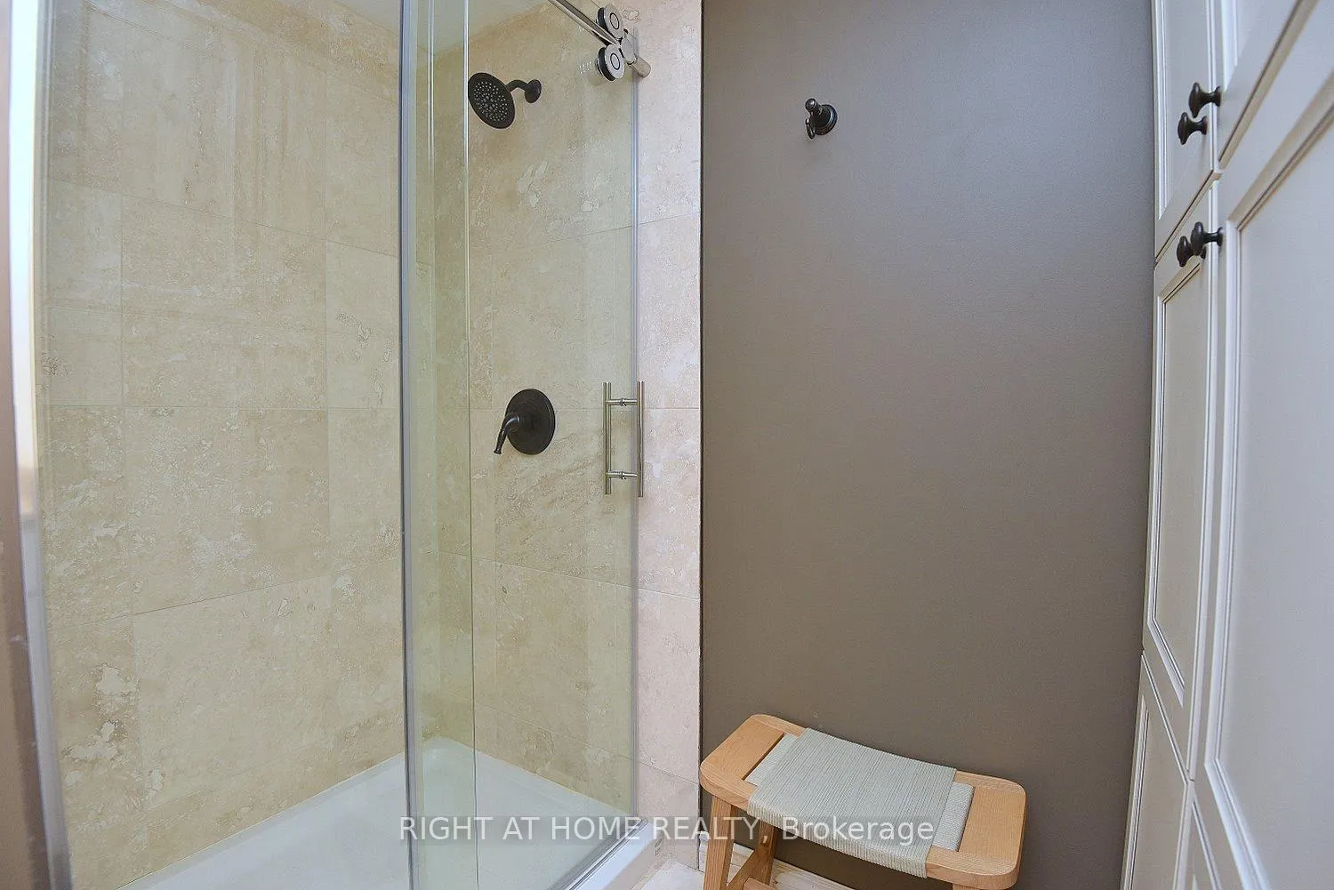 Photo 45 of 2451 Sinclair Circle, Burlington, Brant Hills — HOMEH