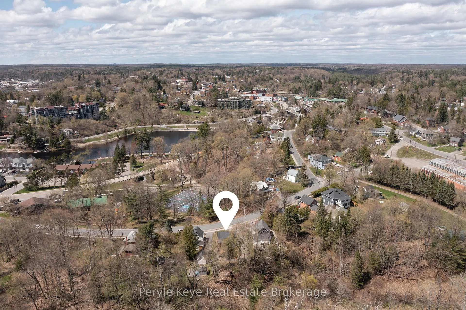 Photo 5 of 144 Shier Street, Bracebridge, Macaulay — HOMEH