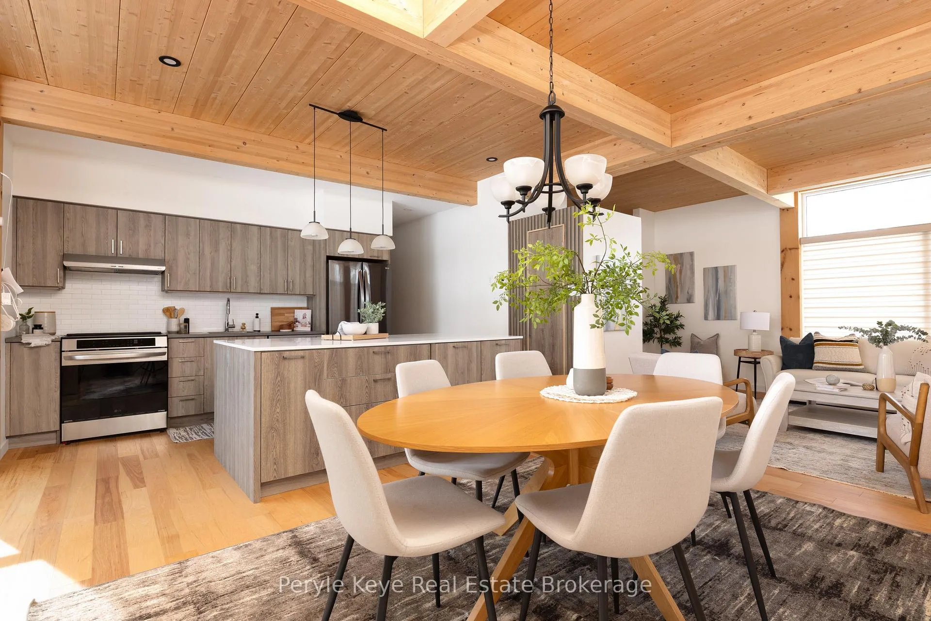Photo 16 of 144 Shier Street, Bracebridge, Macaulay — HOMEH