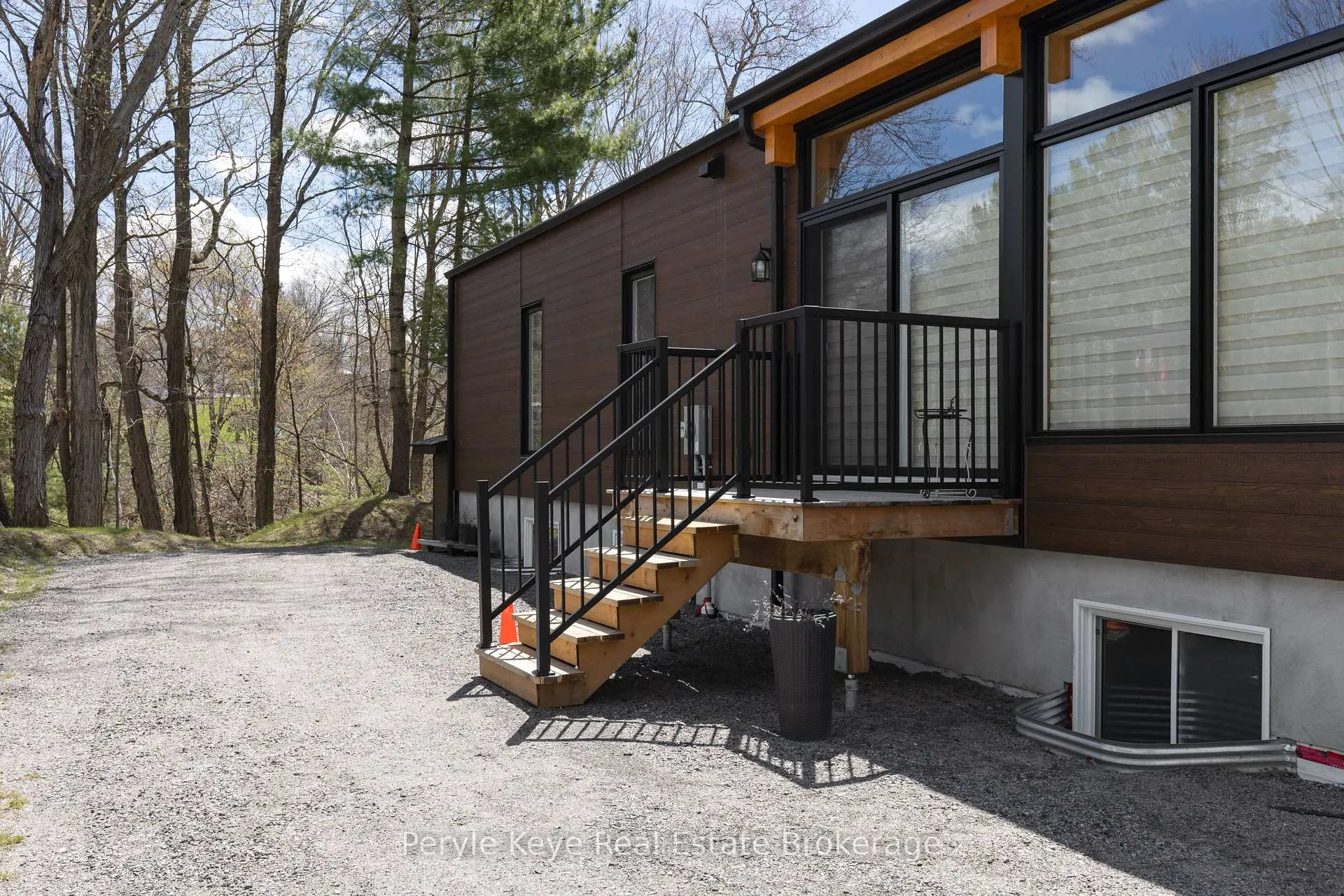 Photo 30 of 144 Shier Street, Bracebridge, Macaulay — HOMEH