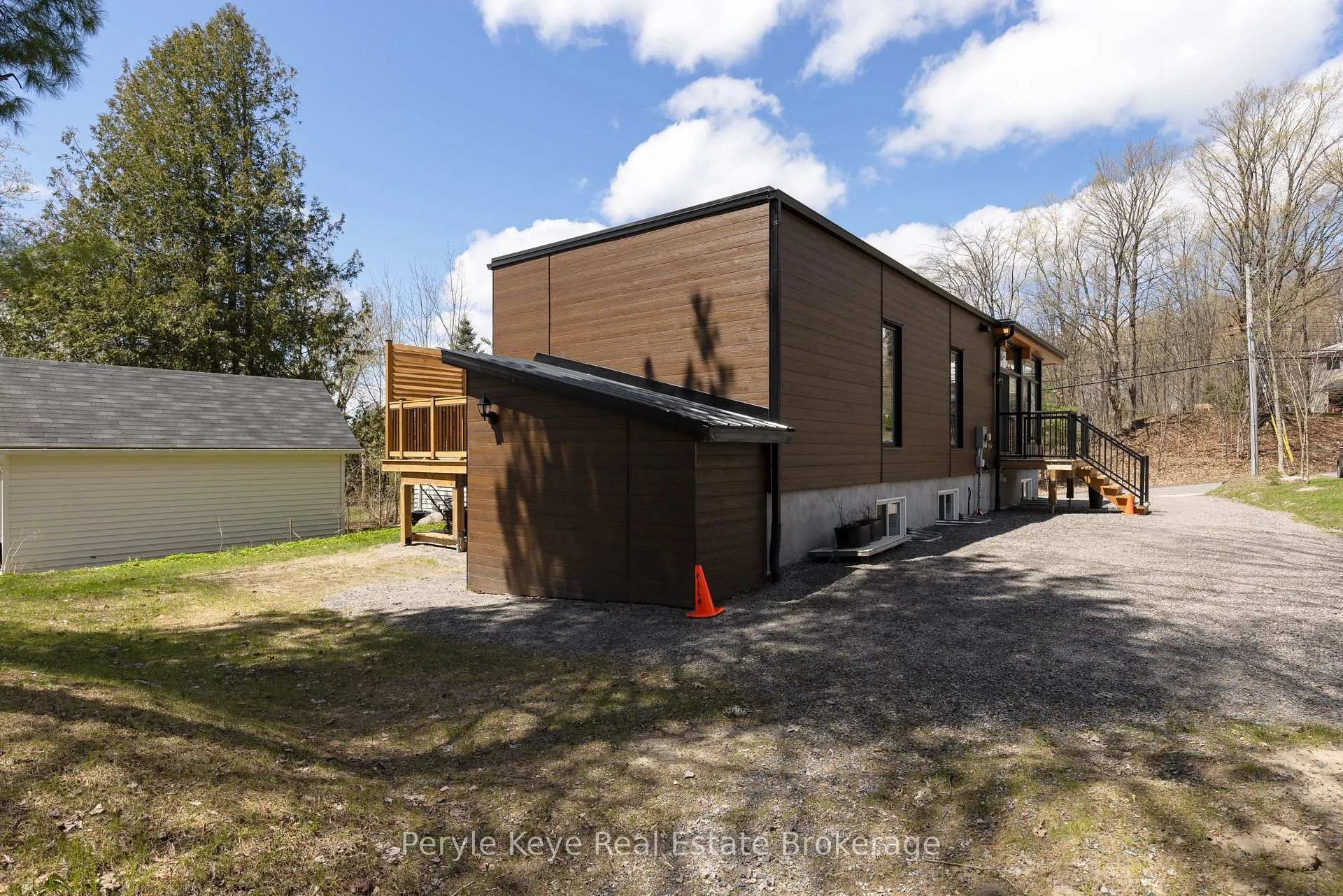 Photo 32 of 144 Shier Street, Bracebridge, Macaulay — HOMEH