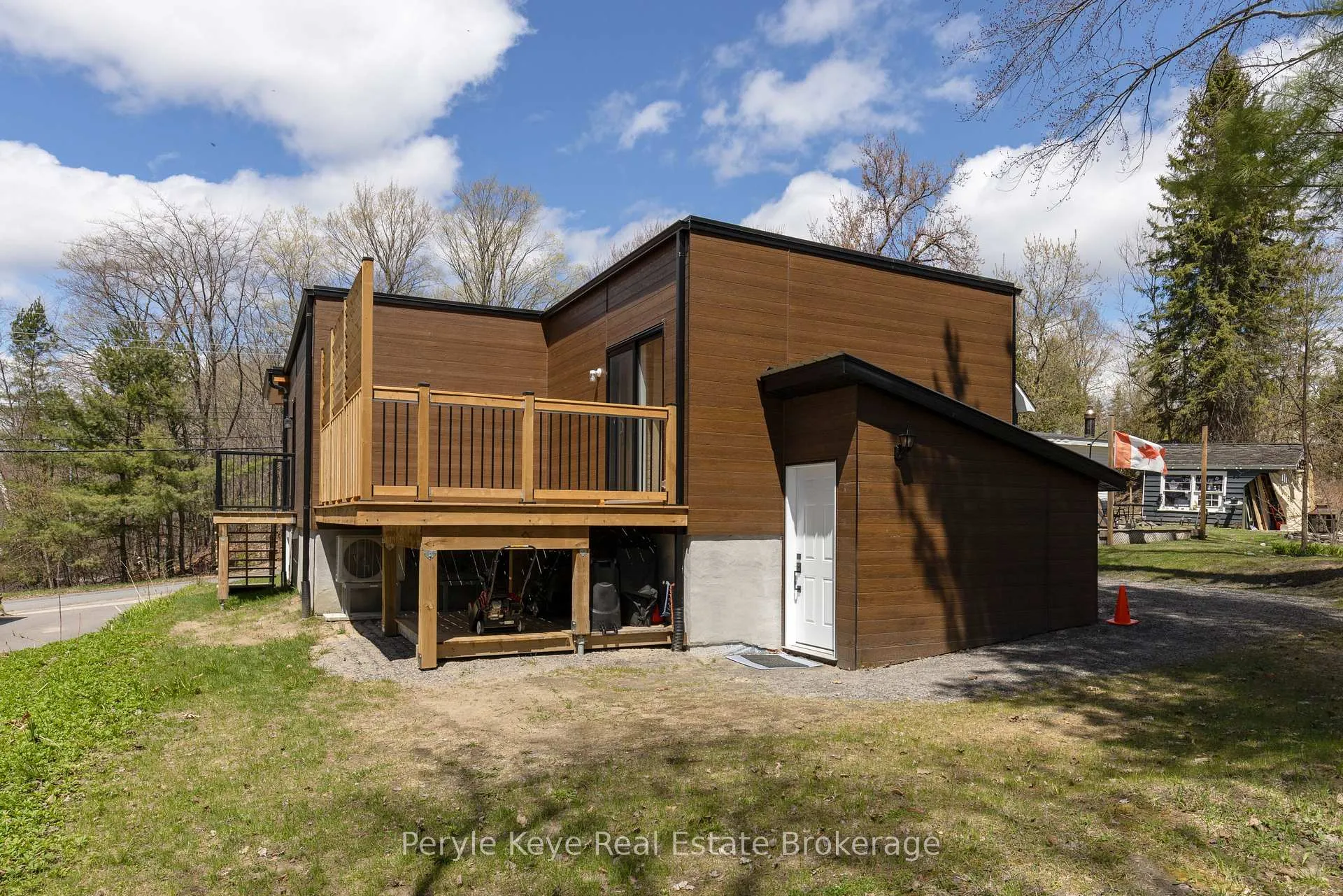 Photo 33 of 144 Shier Street, Bracebridge, Macaulay — HOMEH