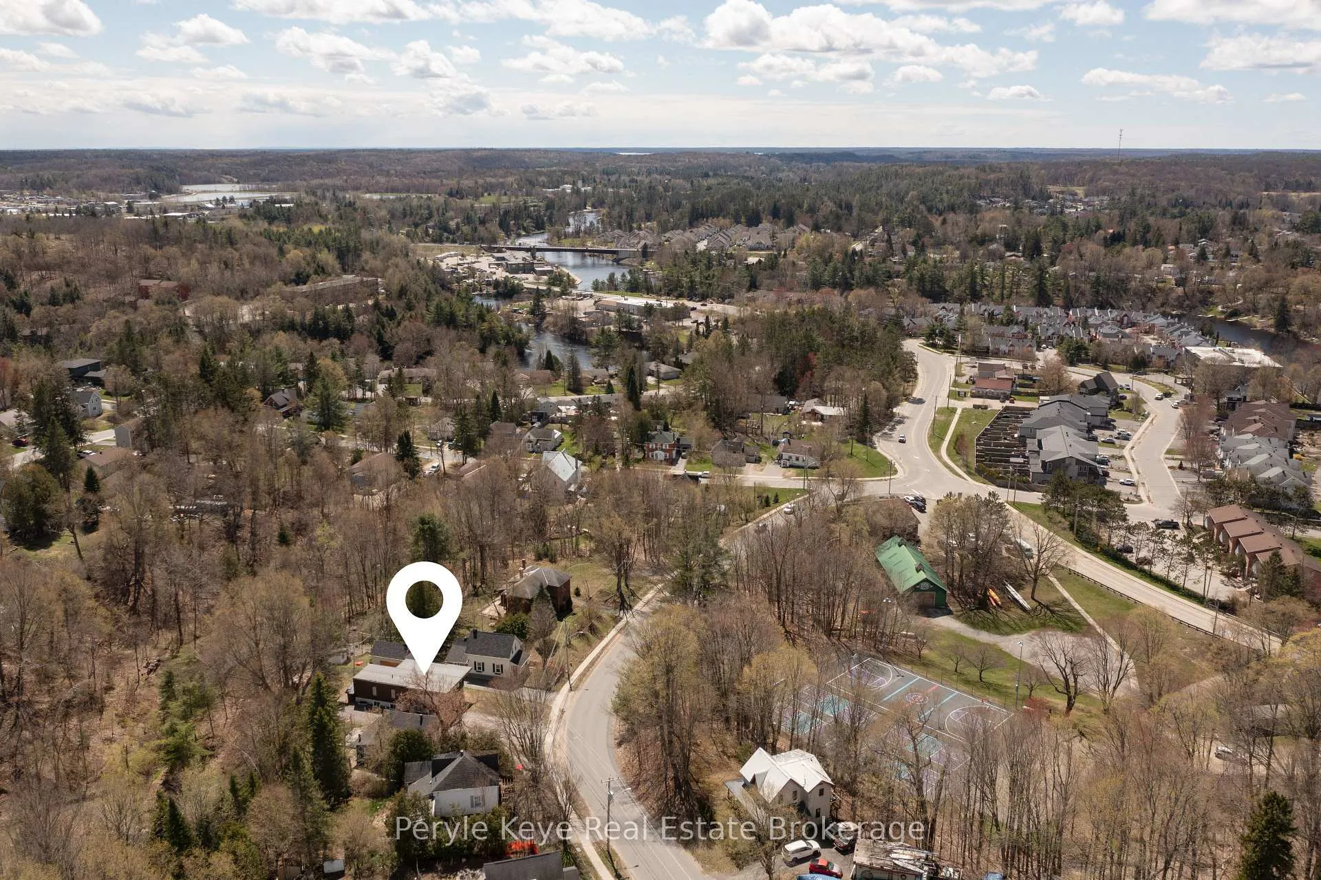 Photo 48 of 144 Shier Street, Bracebridge, Macaulay — HOMEH