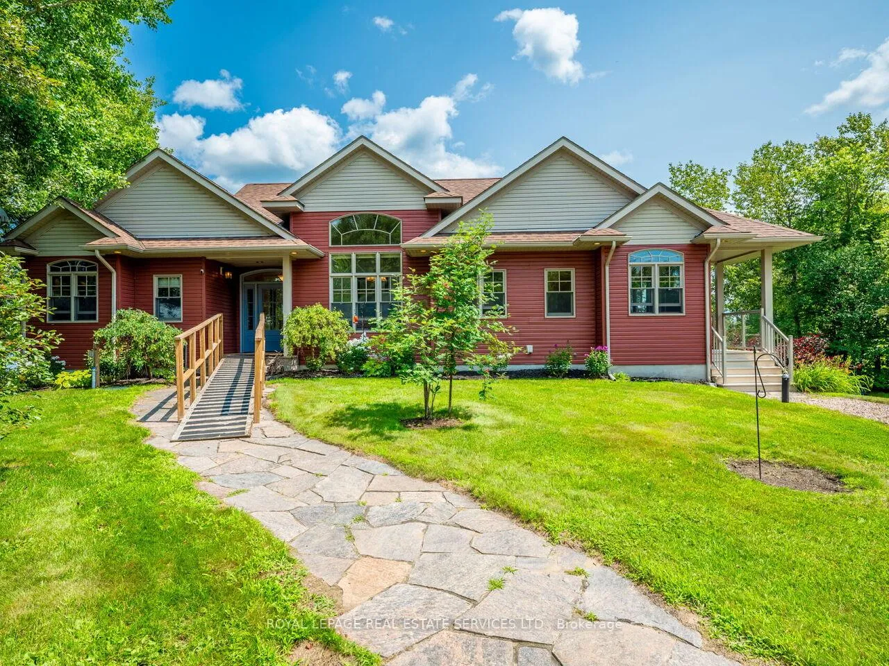 Photo 3 of 114 Islandview Lane, Chisholm — HOMEH