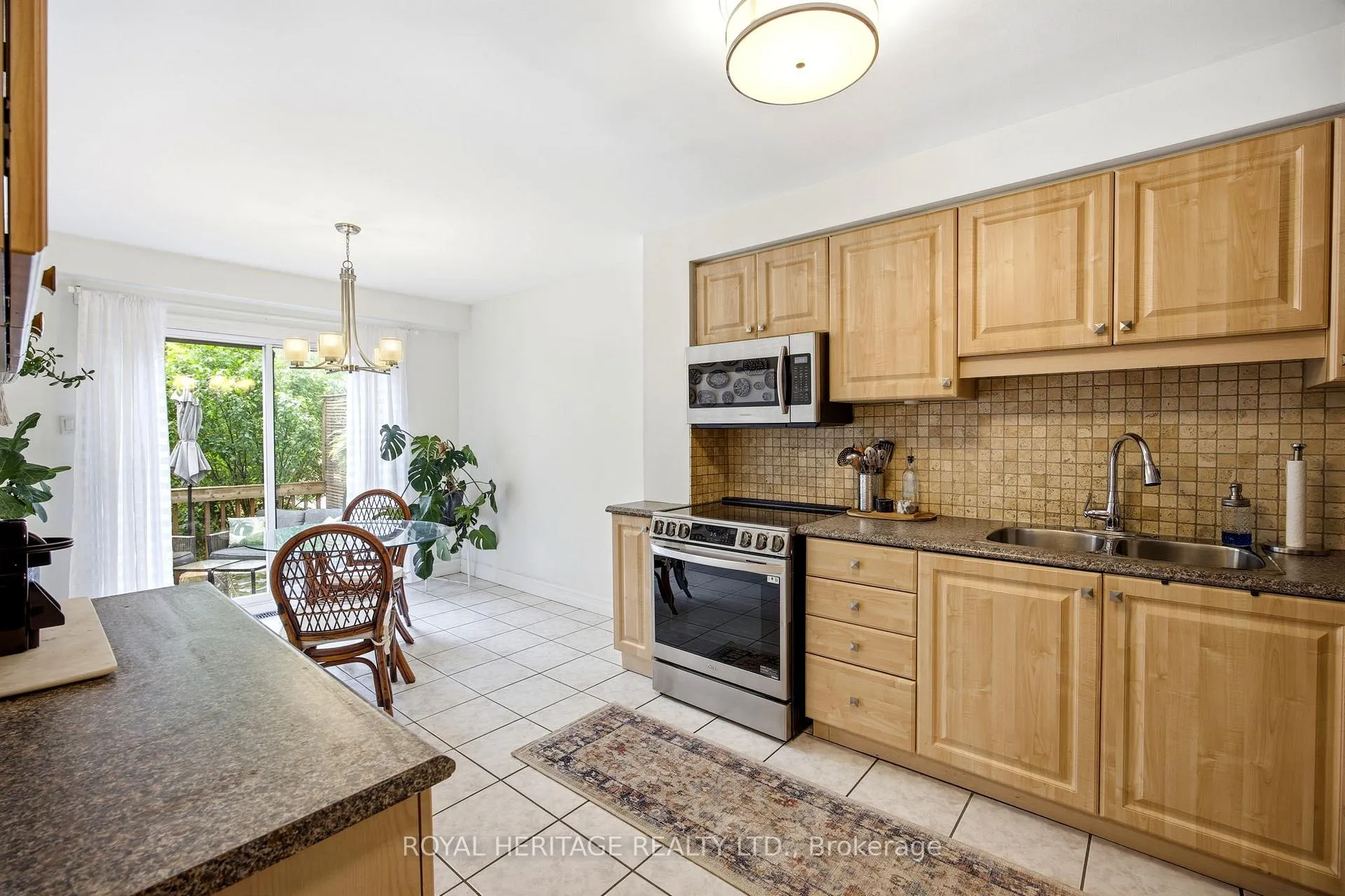 Photo 11 of 27 Heaver Drive, Whitby, Pringle Creek — HOMEH