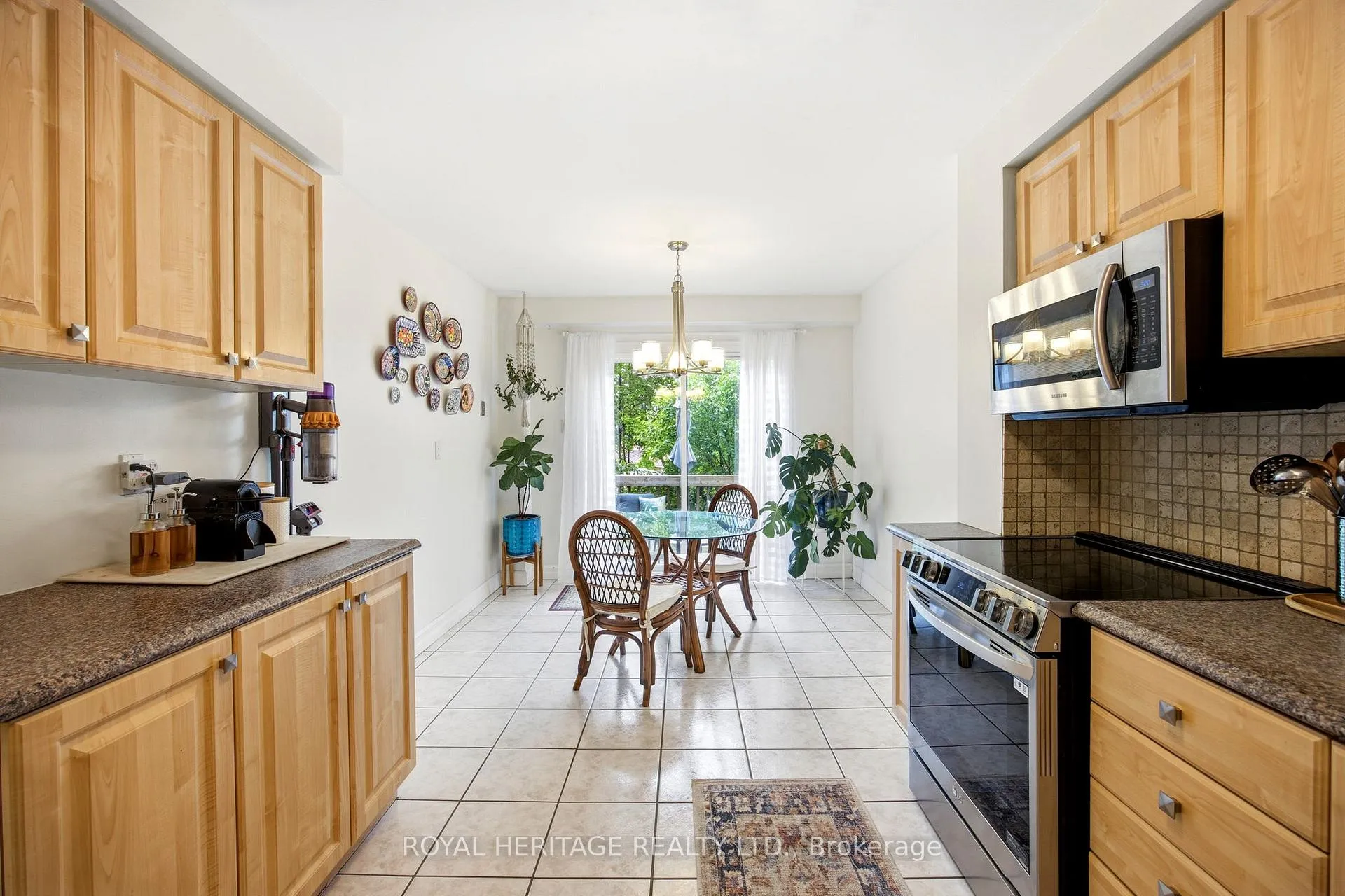 Photo 12 of 27 Heaver Drive, Whitby, Pringle Creek — HOMEH