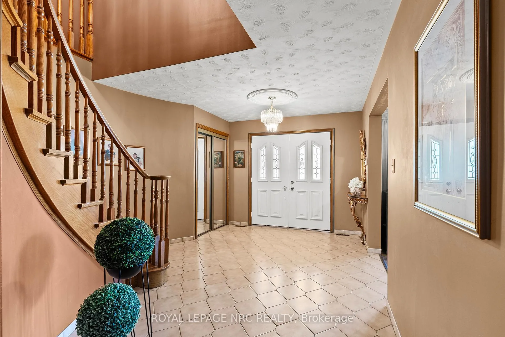 Photo 7 of 14 Tupper Drive, Thorold, Confederation Heights — HOMEH