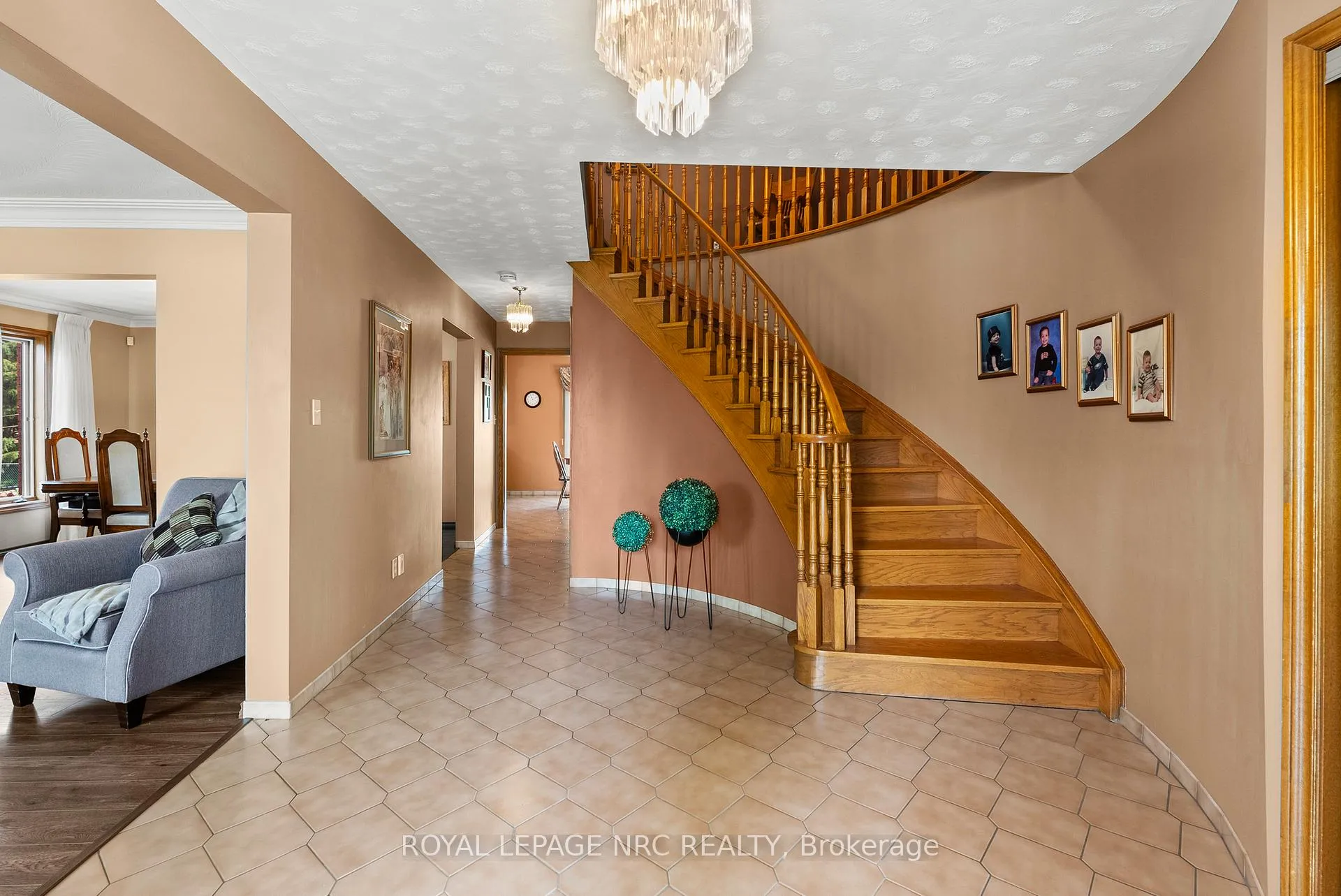 Photo 8 of 14 Tupper Drive, Thorold, Confederation Heights — HOMEH