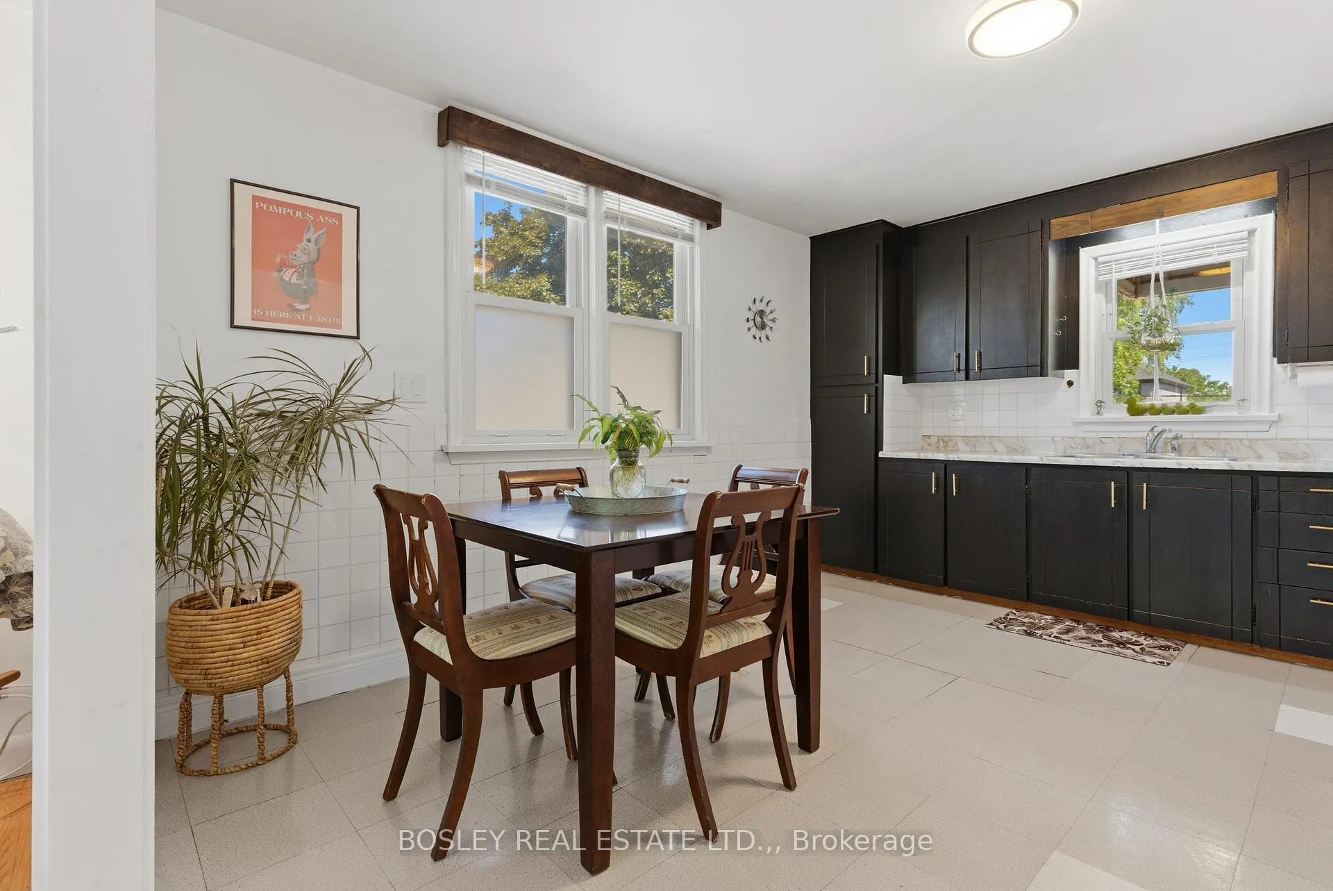 Photo 6 of 29 Bloomfield Avenue, St. Catharines, Secord Woods — HOMEH