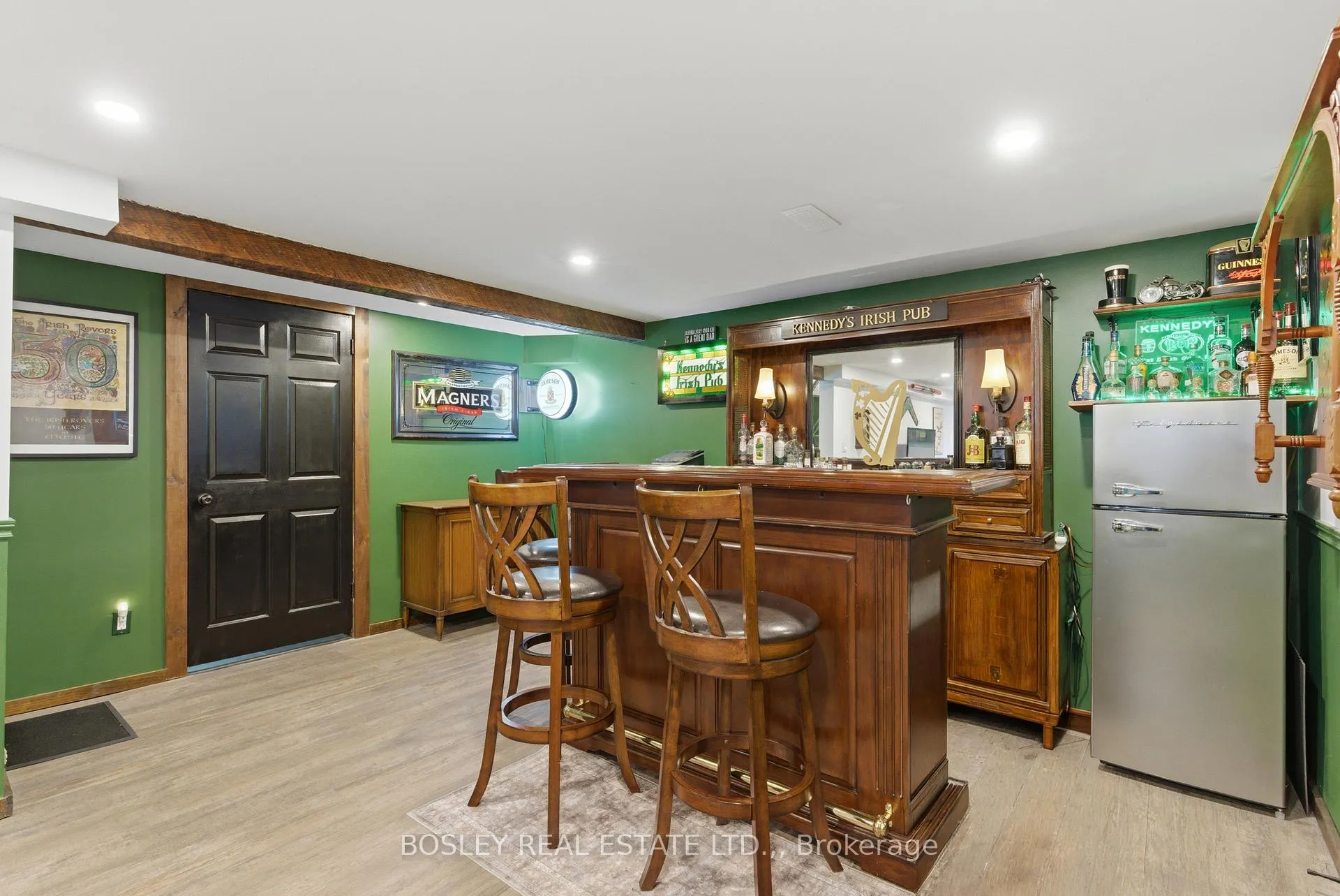 Photo 20 of 29 Bloomfield Avenue, St. Catharines, Secord Woods — HOMEH