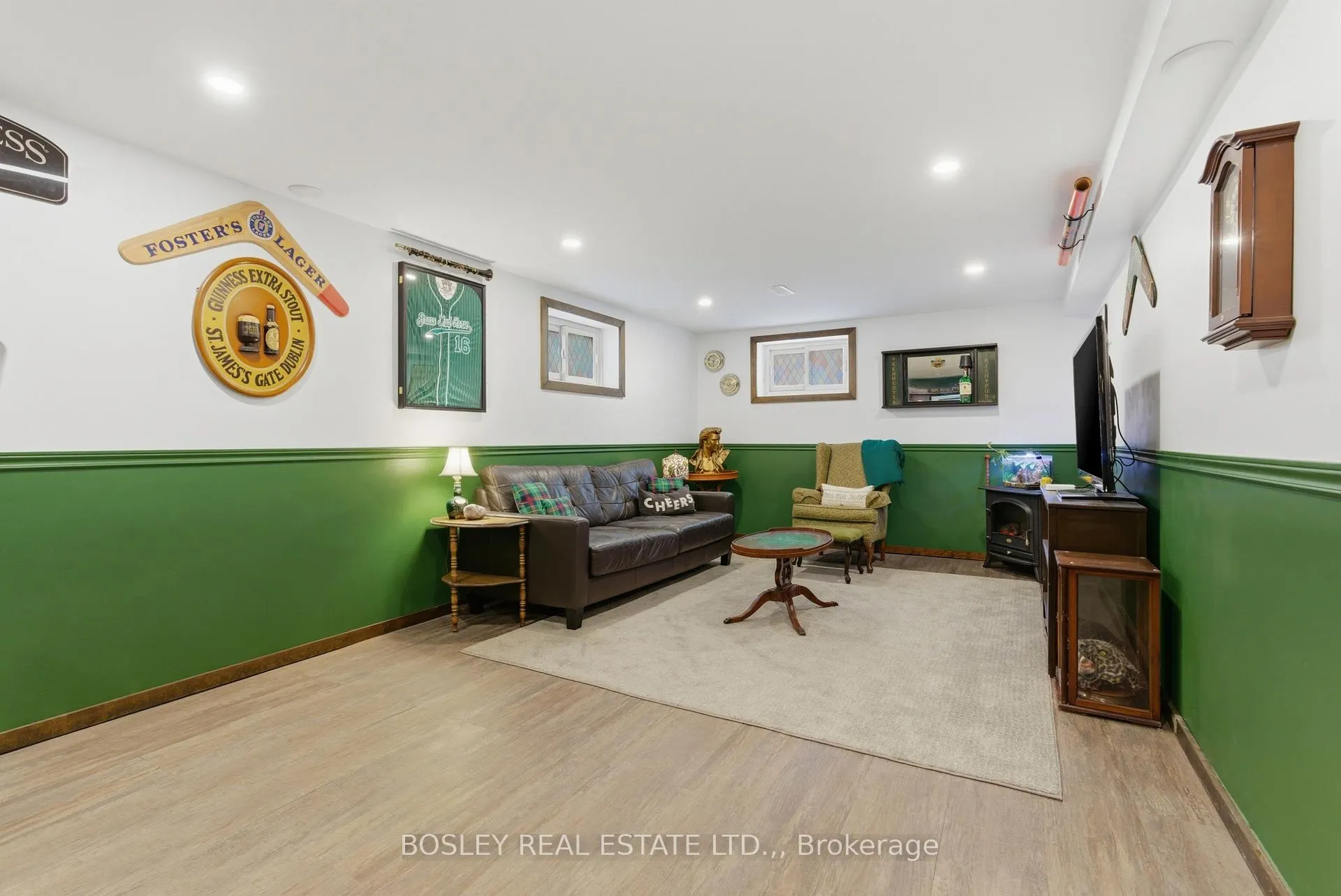 Photo 21 of 29 Bloomfield Avenue, St. Catharines, Secord Woods — HOMEH