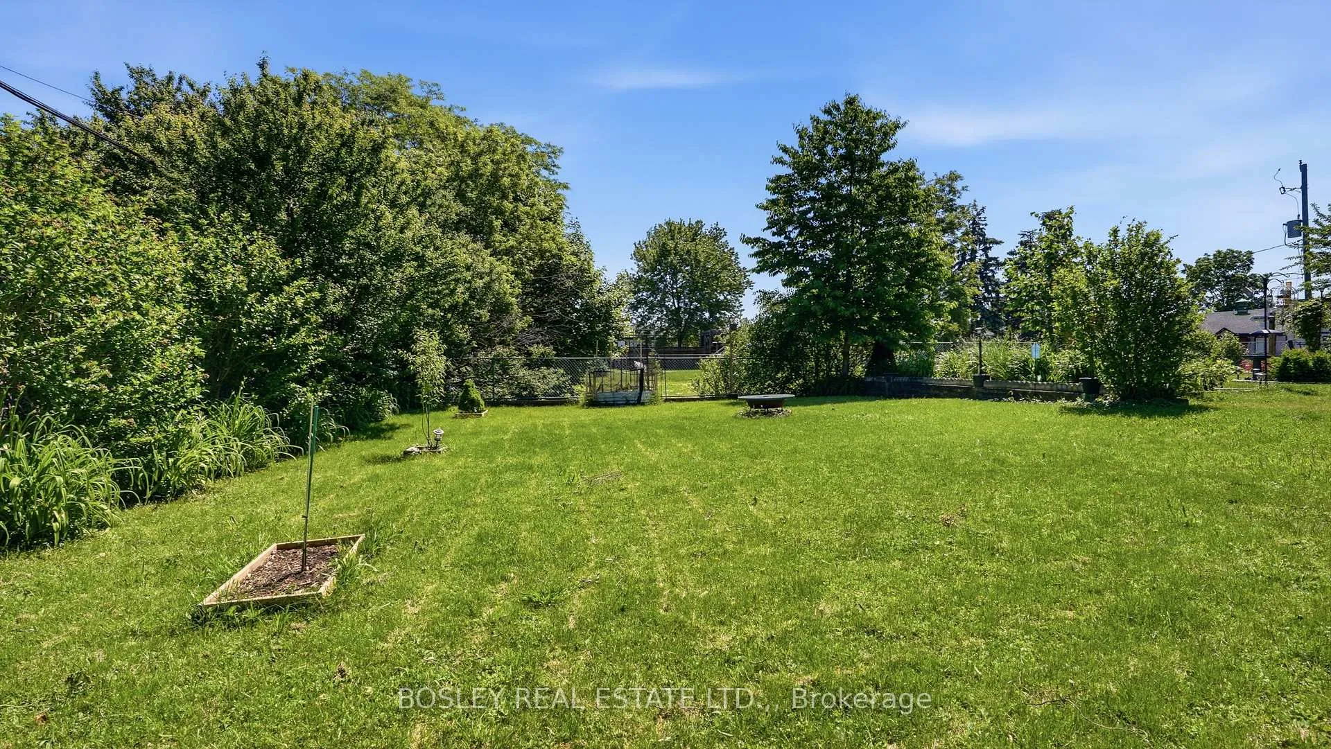 Photo 29 of 29 Bloomfield Avenue, St. Catharines, Secord Woods — HOMEH