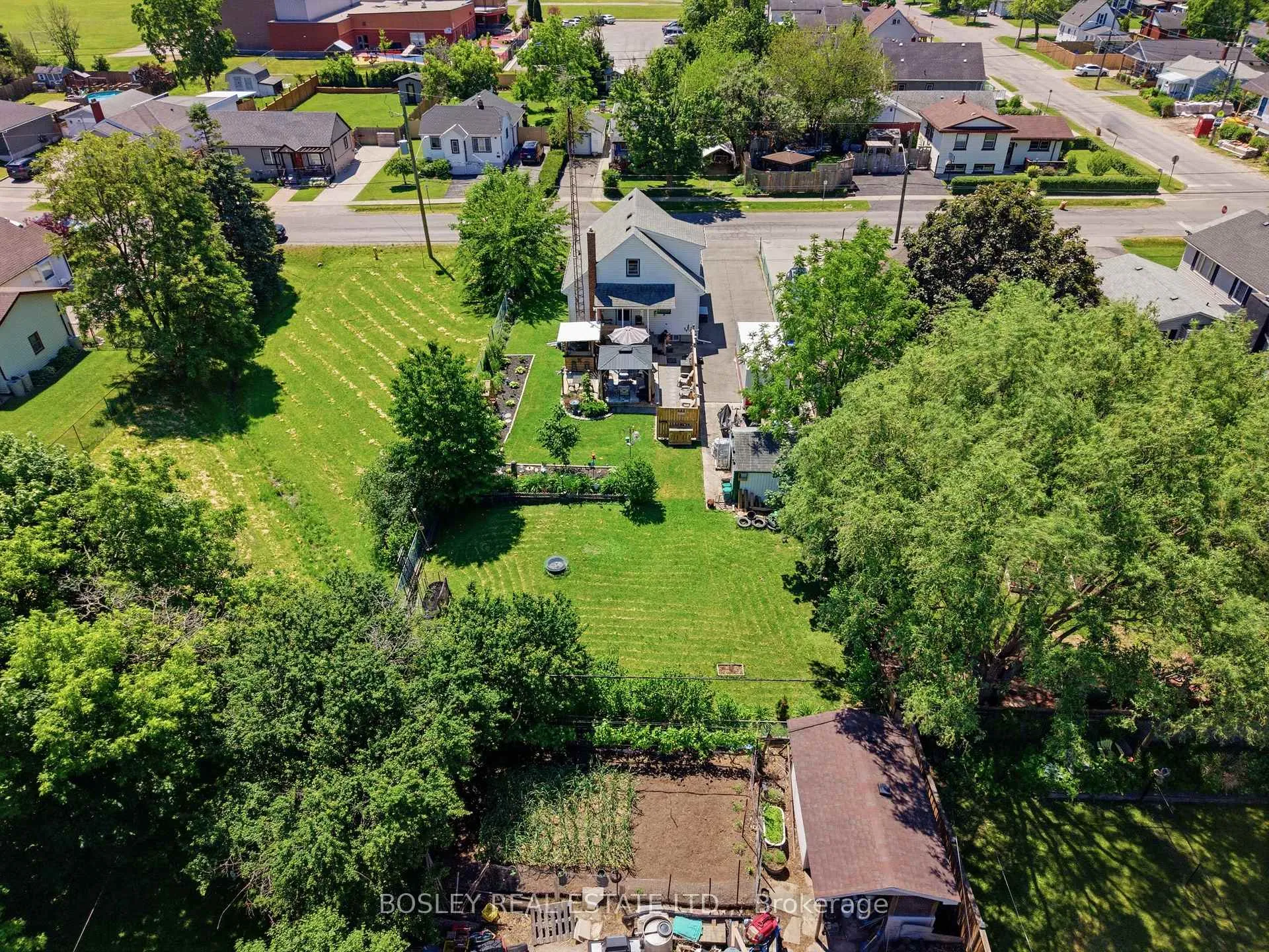 Photo 31 of 29 Bloomfield Avenue, St. Catharines, Secord Woods — HOMEH