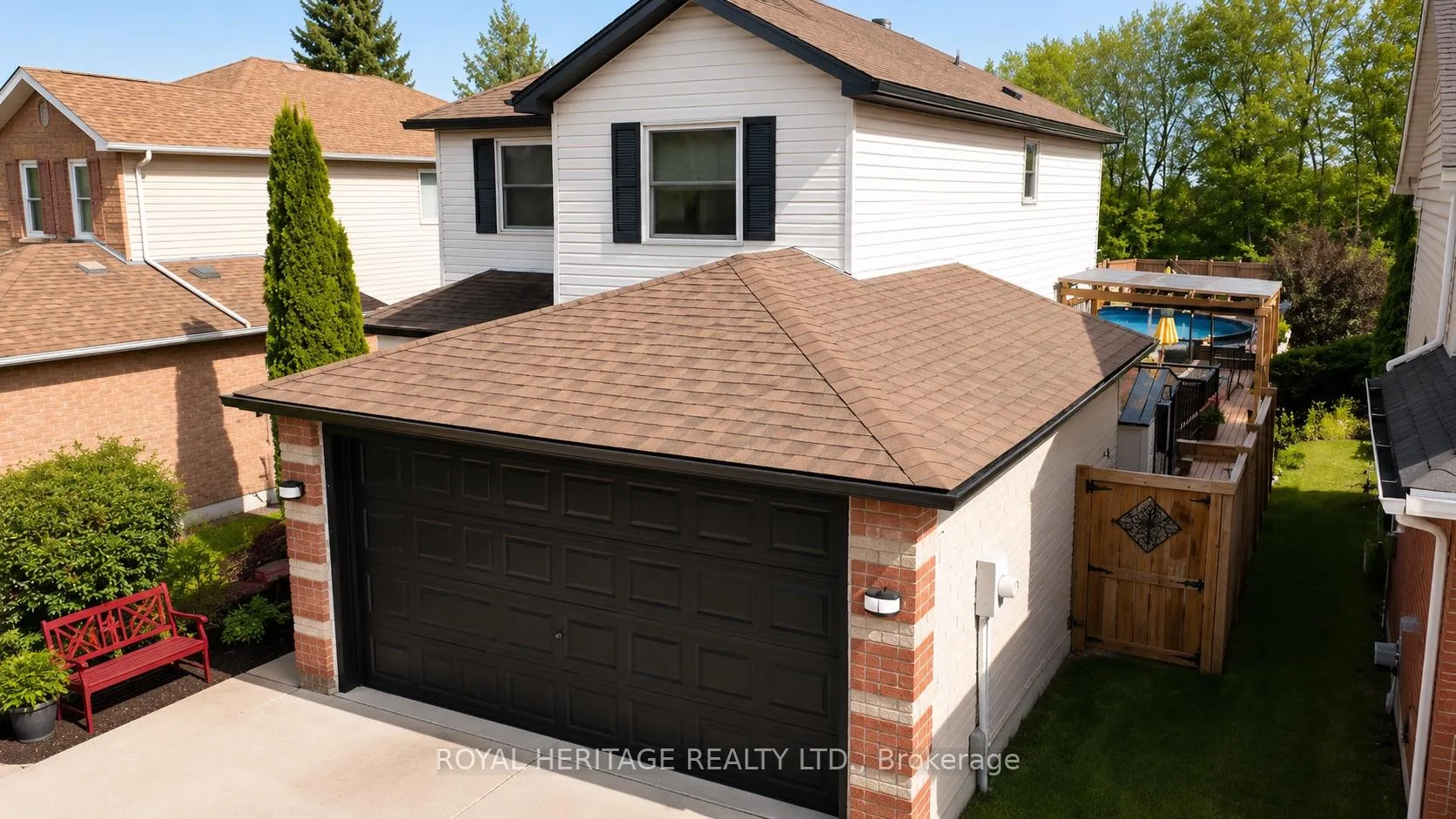 Photo 1 of 23 Hooper Square, Clarington, Bowmanville — HOMEH