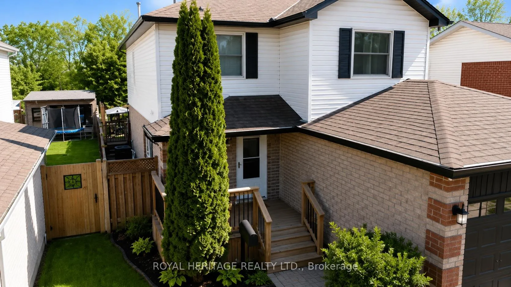 Photo 13 of 23 Hooper Square, Clarington, Bowmanville — HOMEH